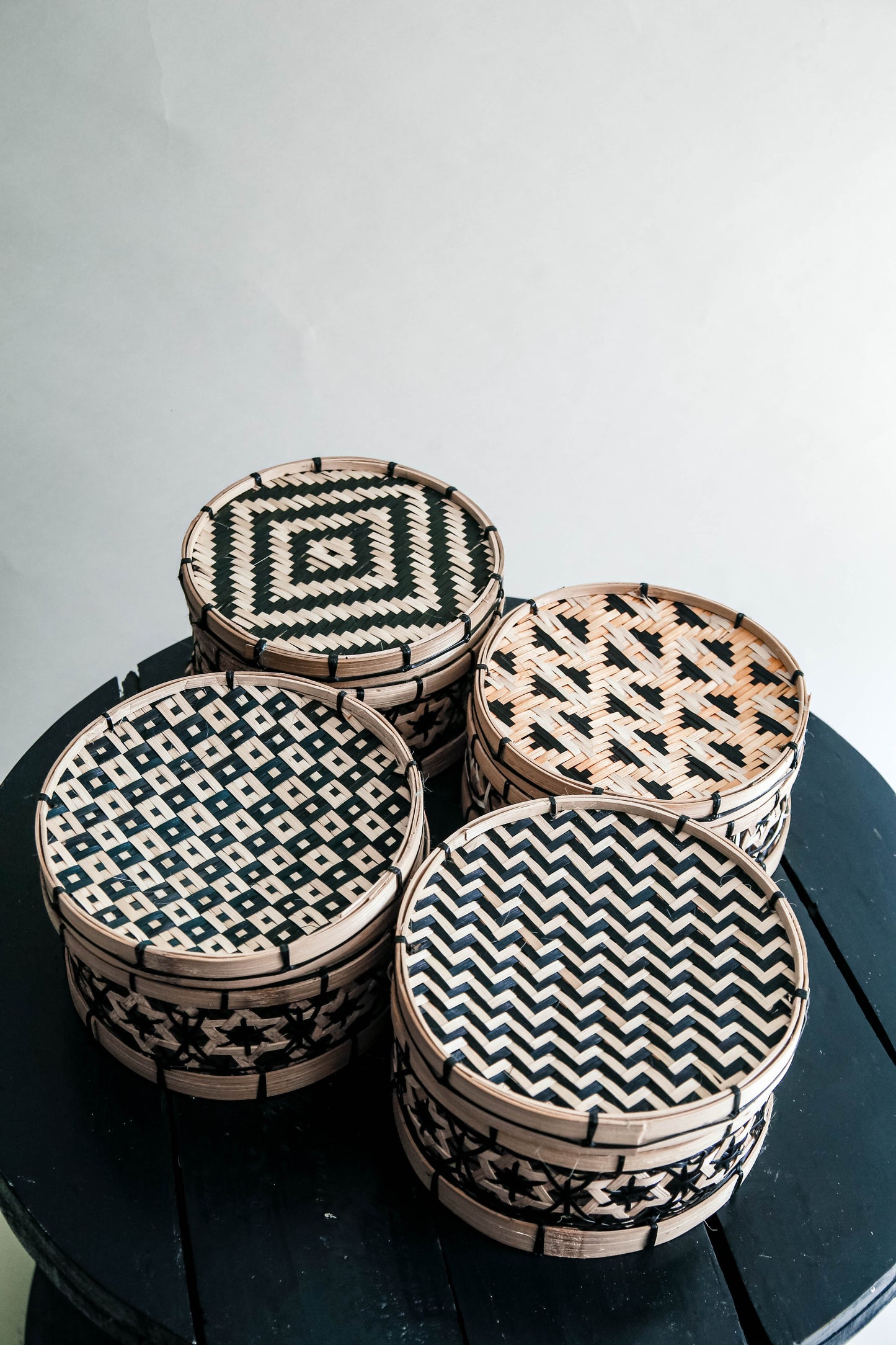 Round canister