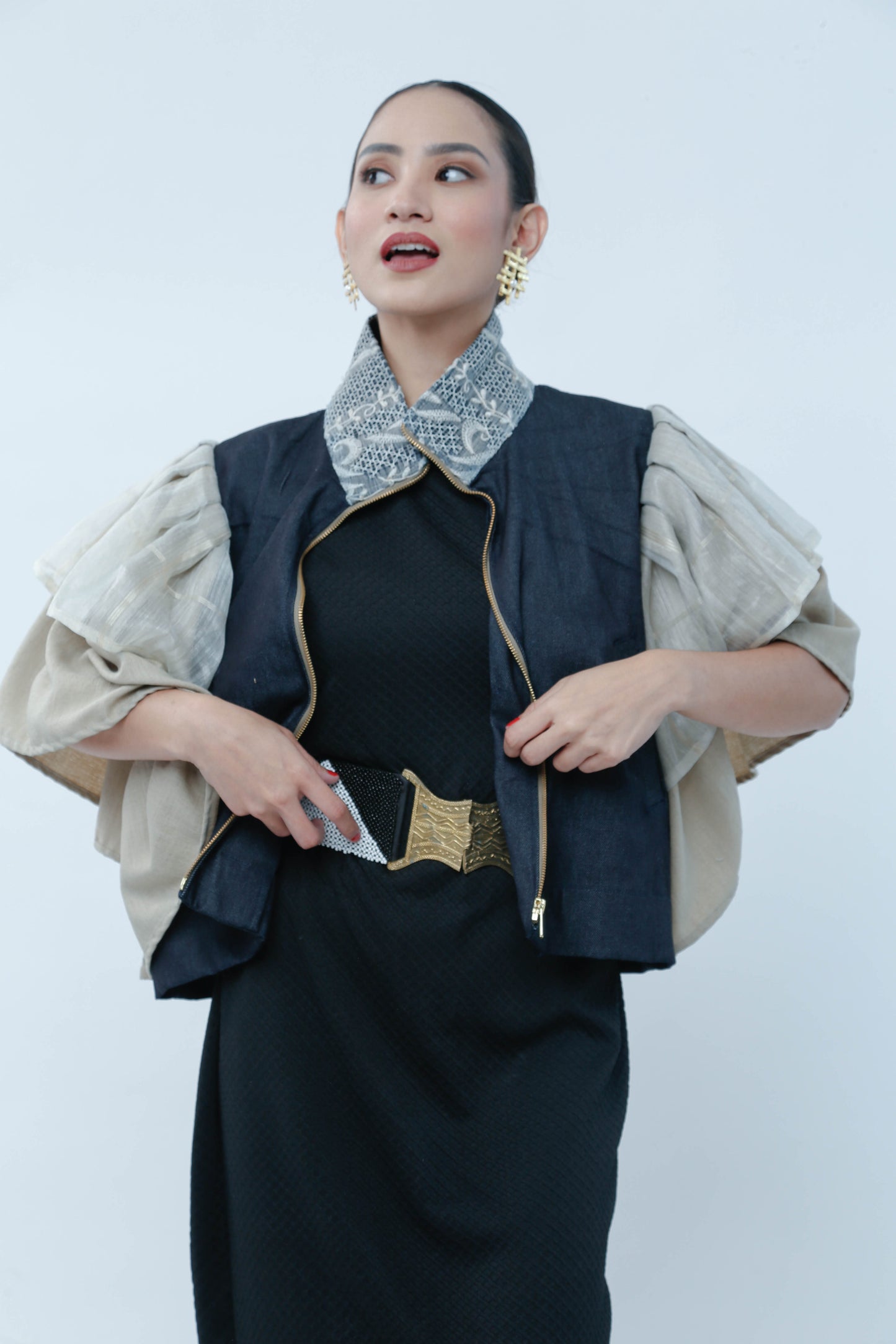 Gantimpala in Black with Piña Calado Collar