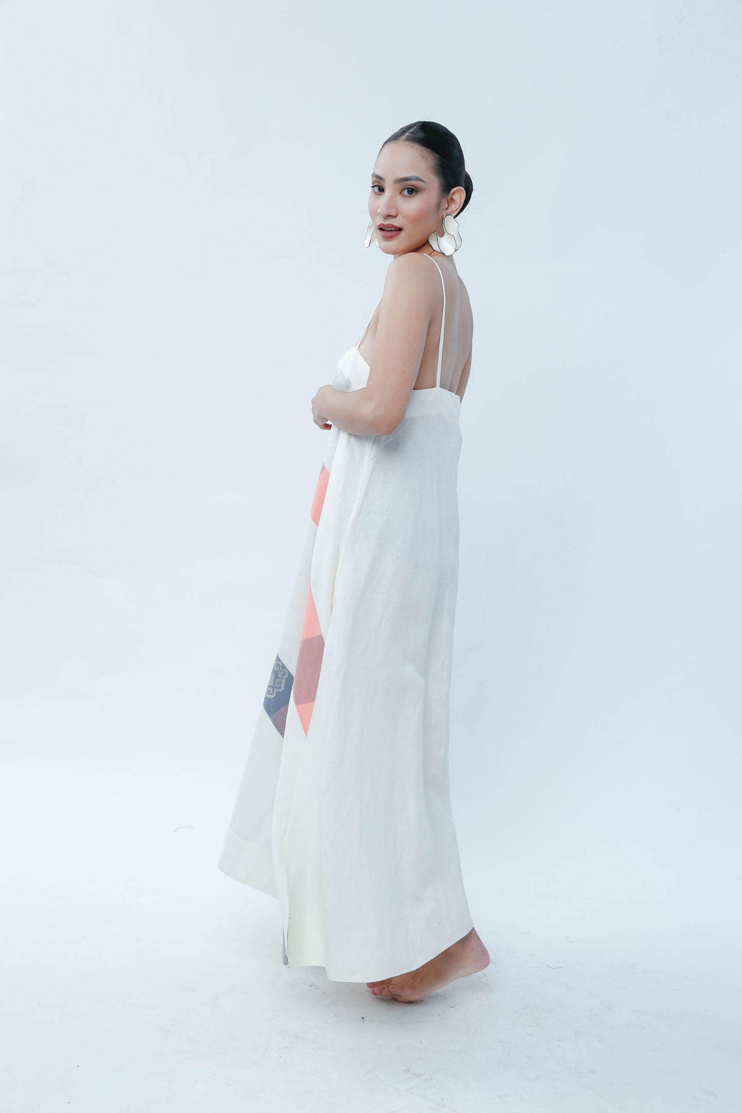 Gantimpala Dress in White