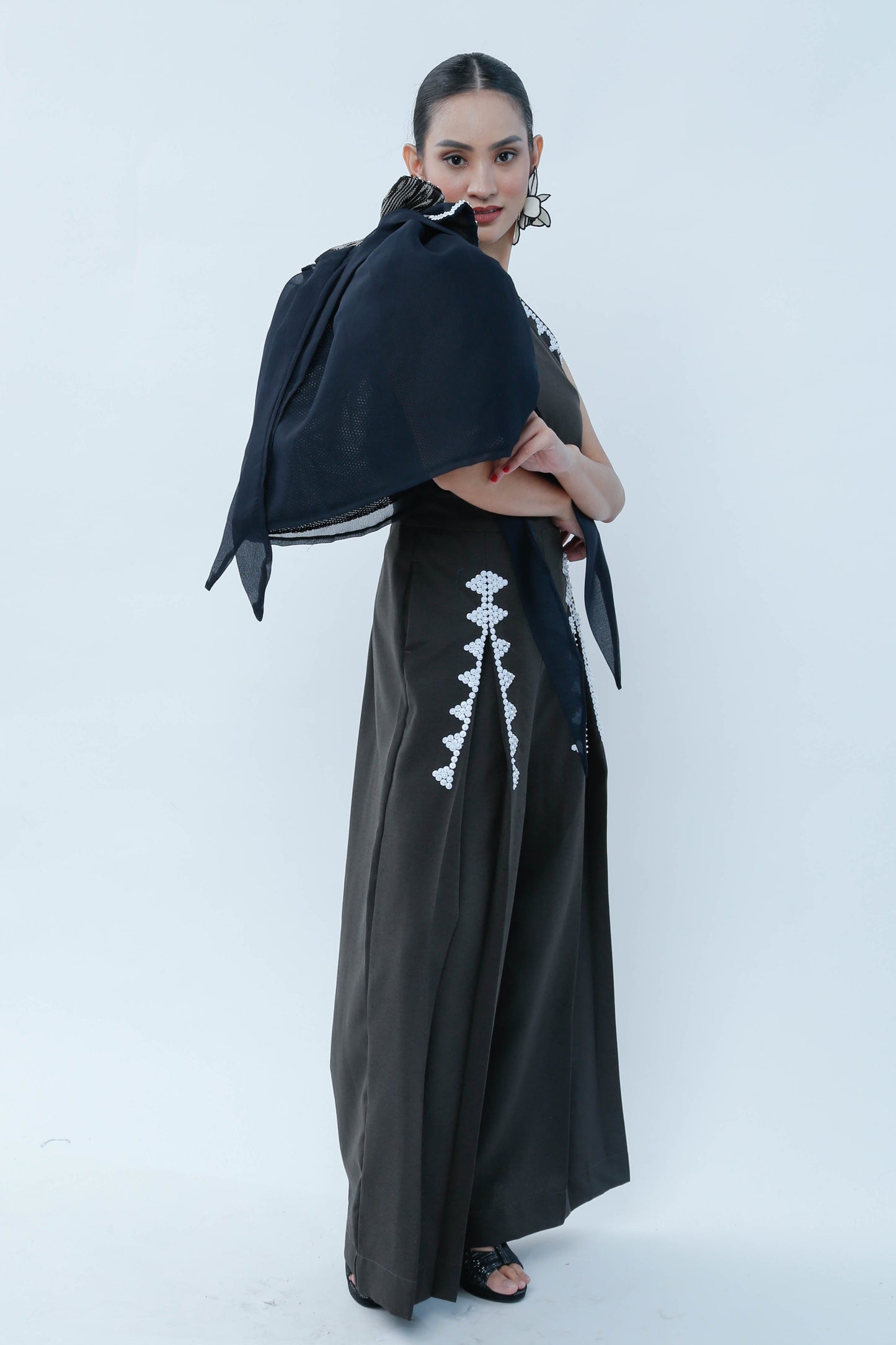Modern Filipina in Black