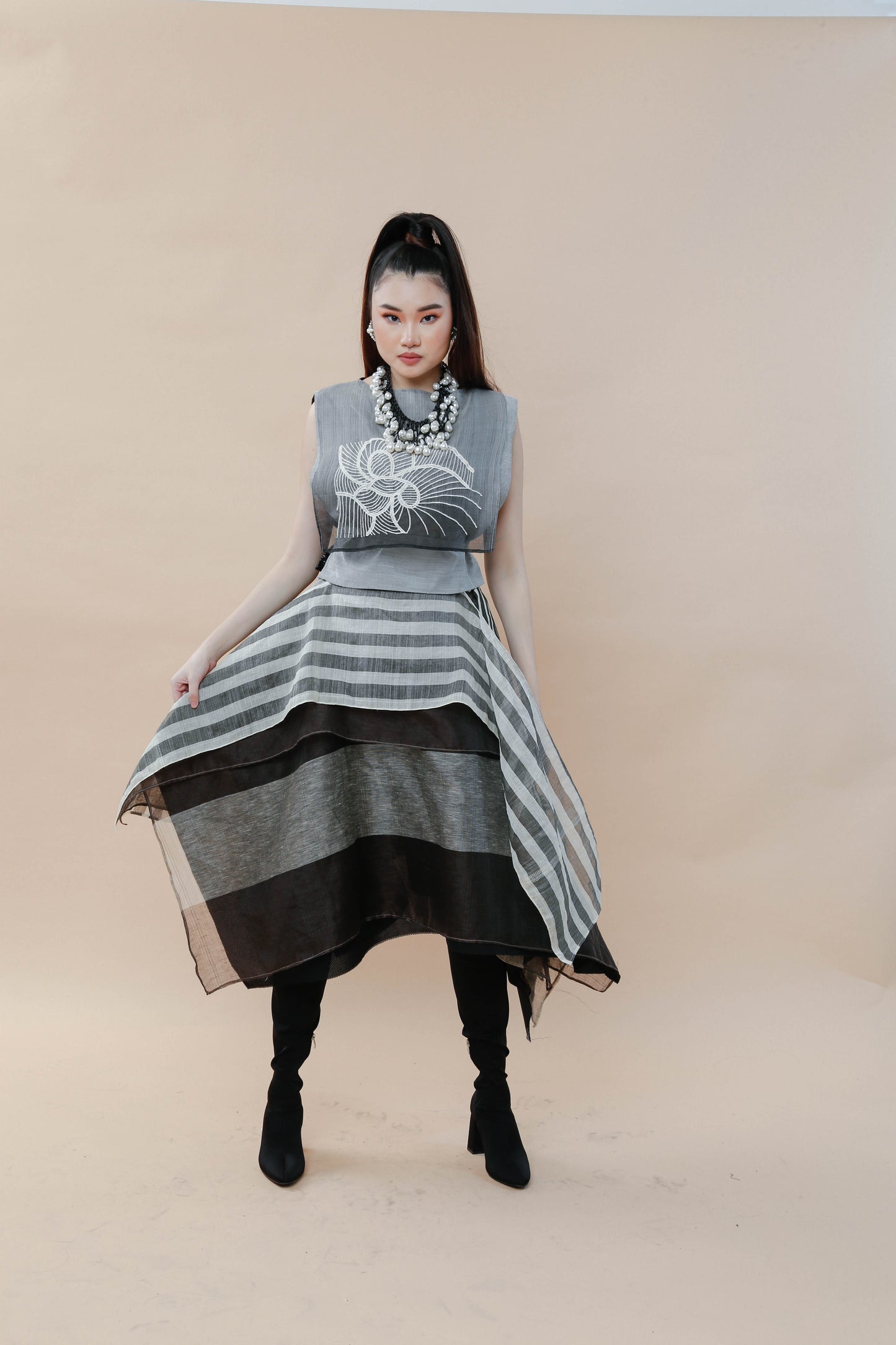 Panalo Black Piña Bib