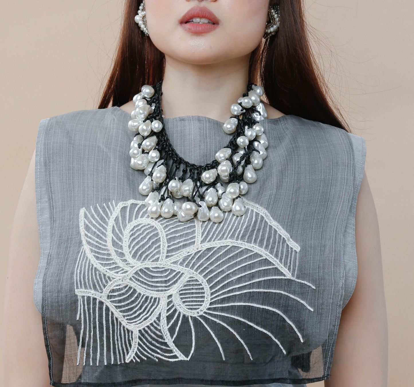 Panalo Black Piña Bib