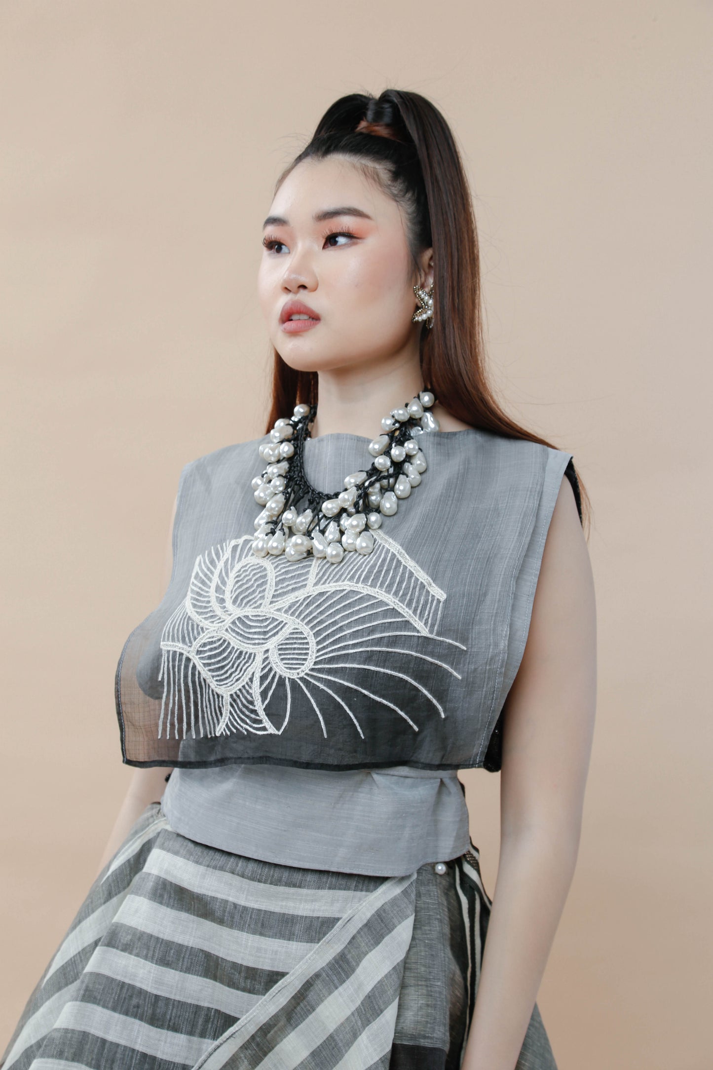 Panalo Black Piña Bib