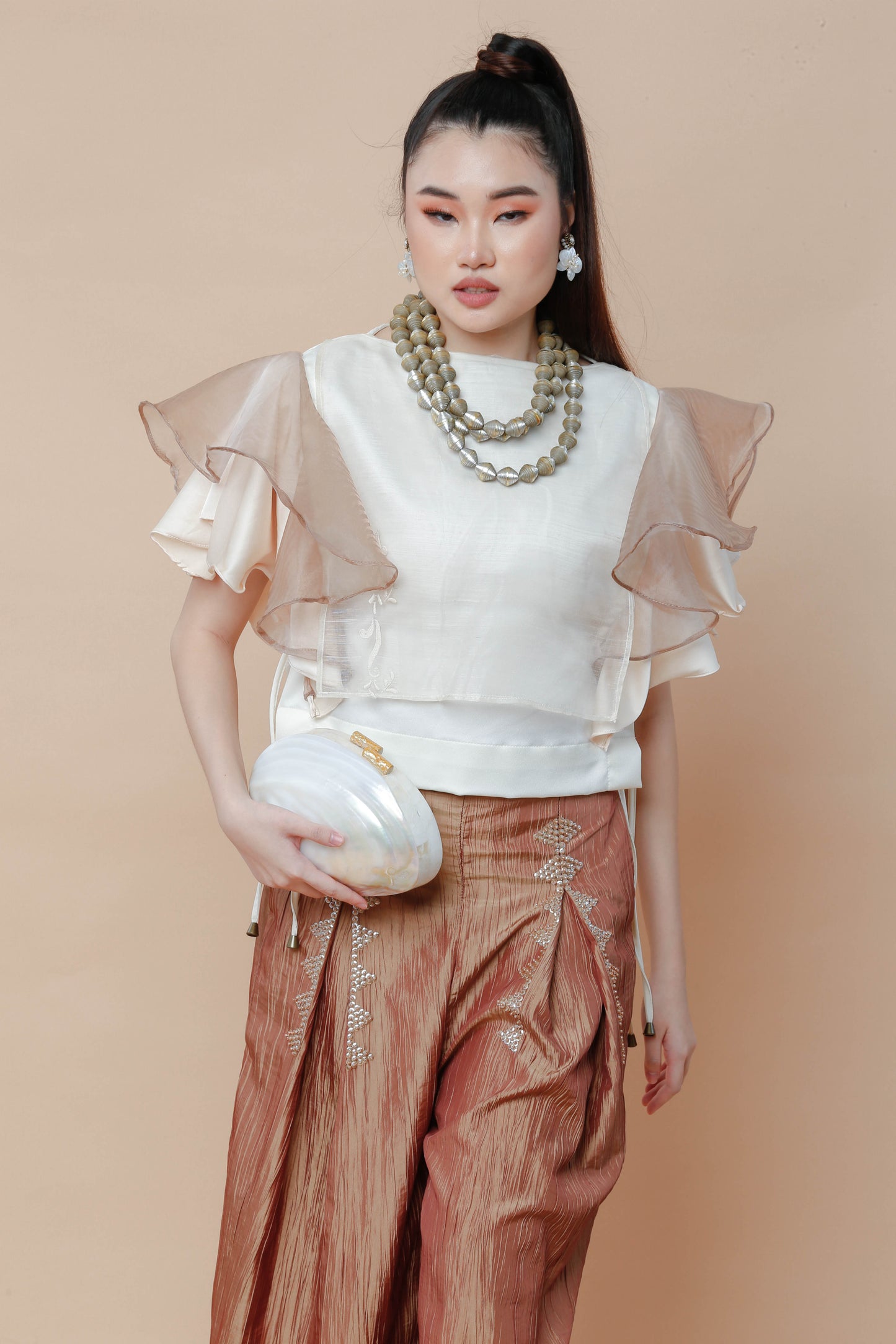 Piña Callado Bib with Malanding Sleeves