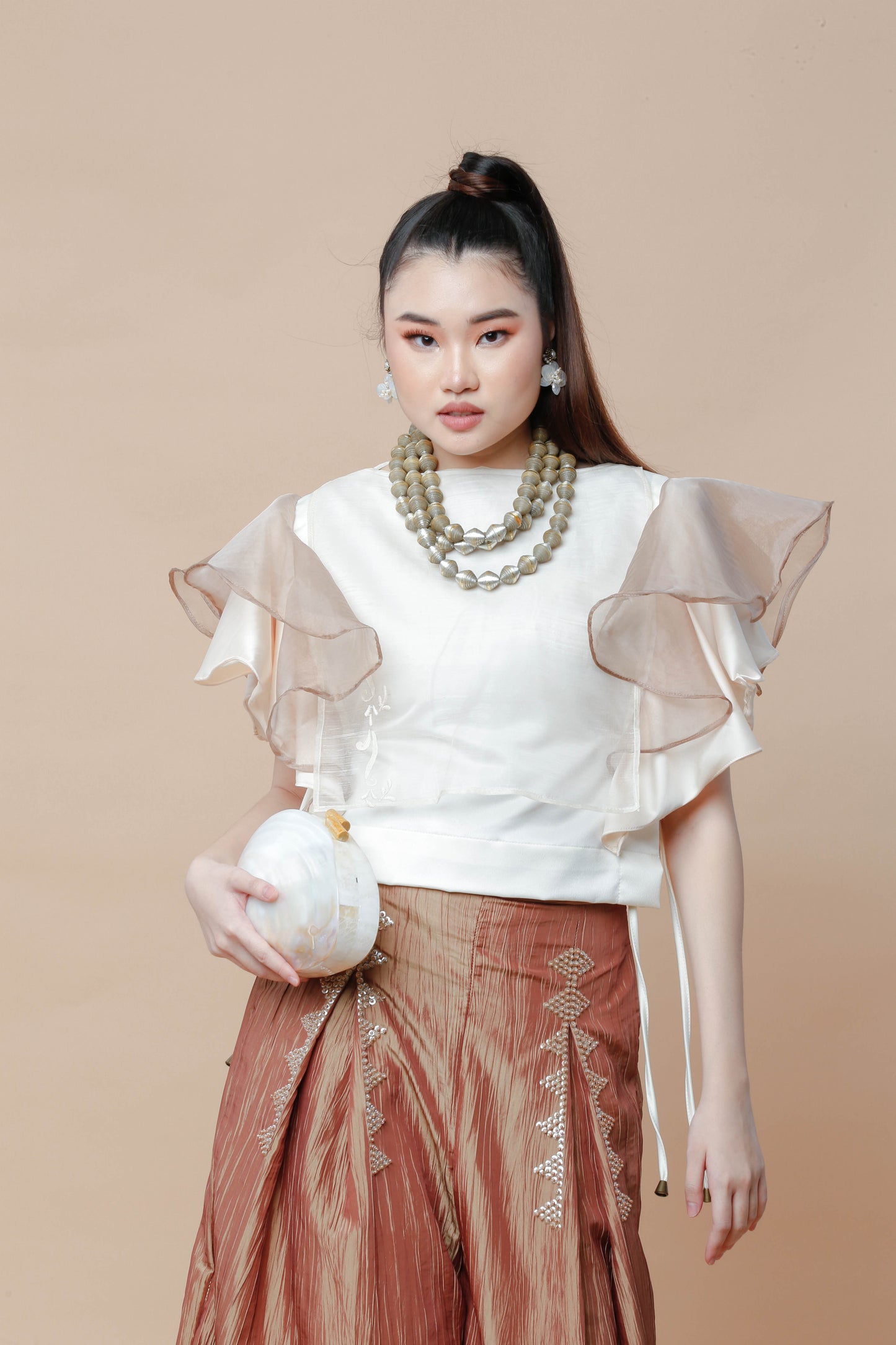 Piña Callado Bib with Malanding Sleeves