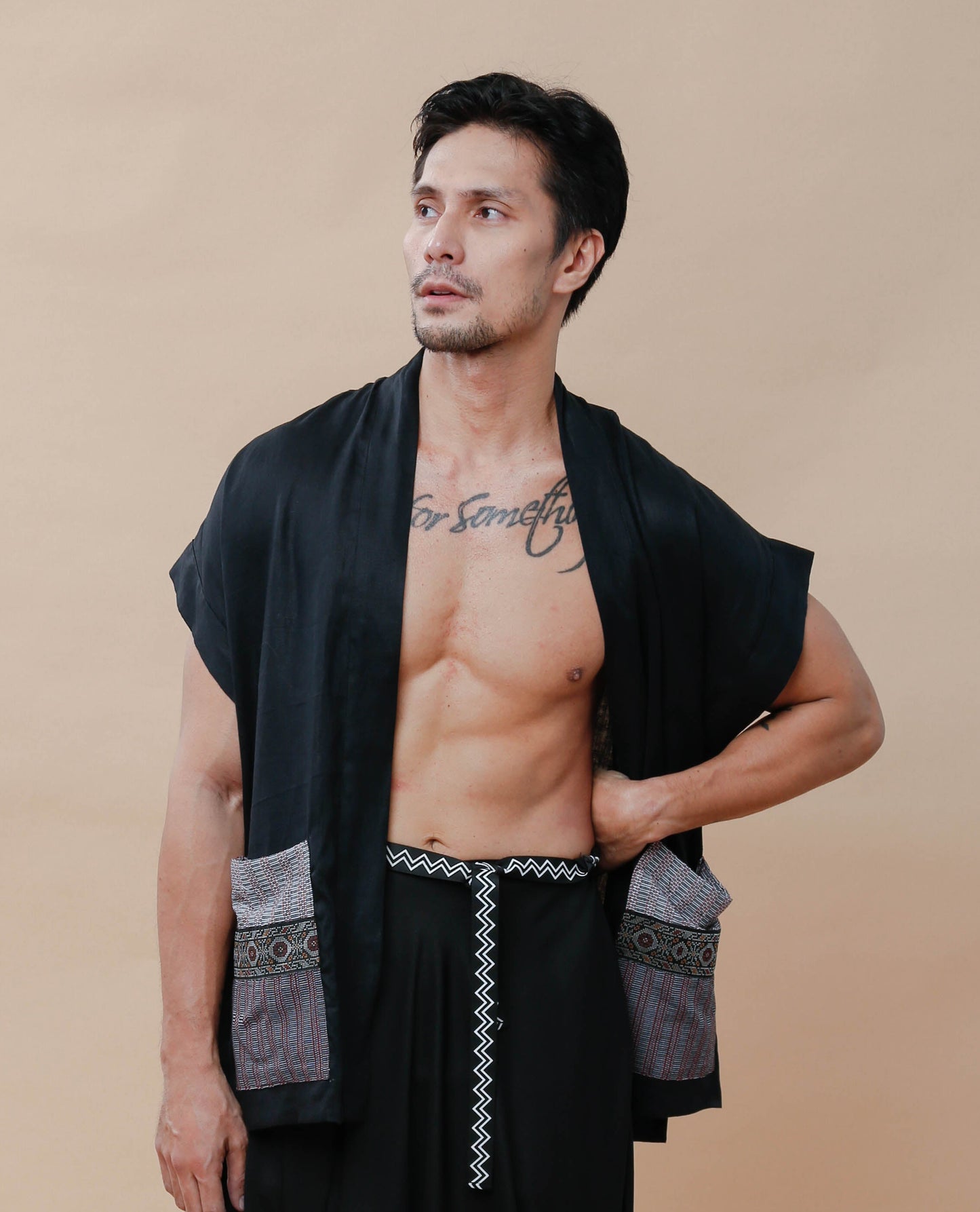 Maparaan Unisex Long Cover Up with Big Pockets in Black Linen