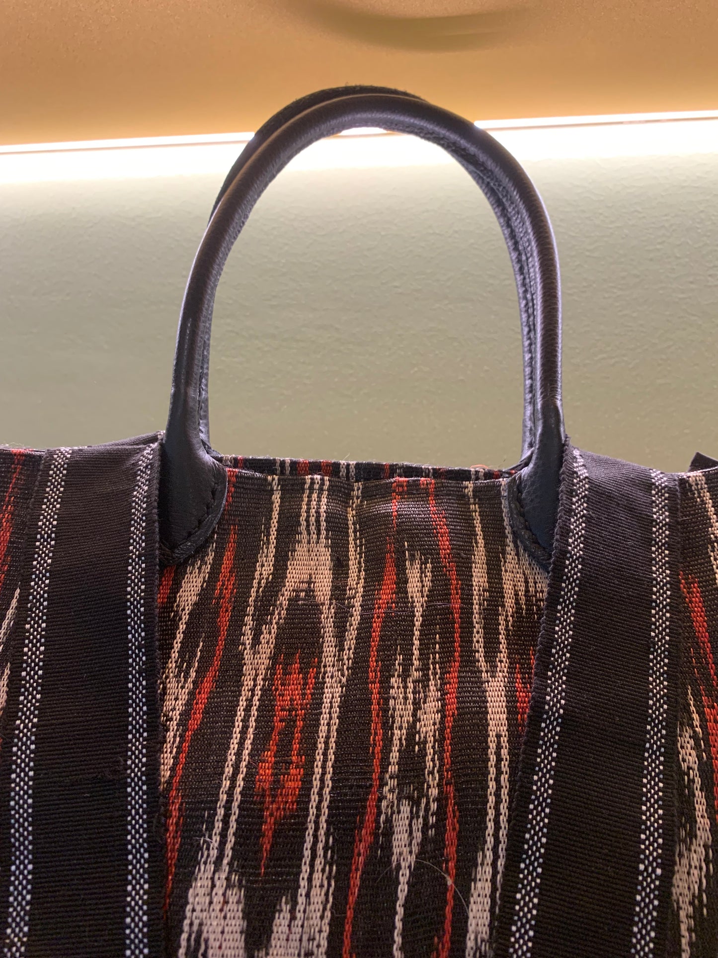 T’nalak Bag with Cow Leather Handle