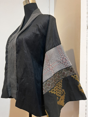 Gabing Mapayapa in Black Stripes Inaul