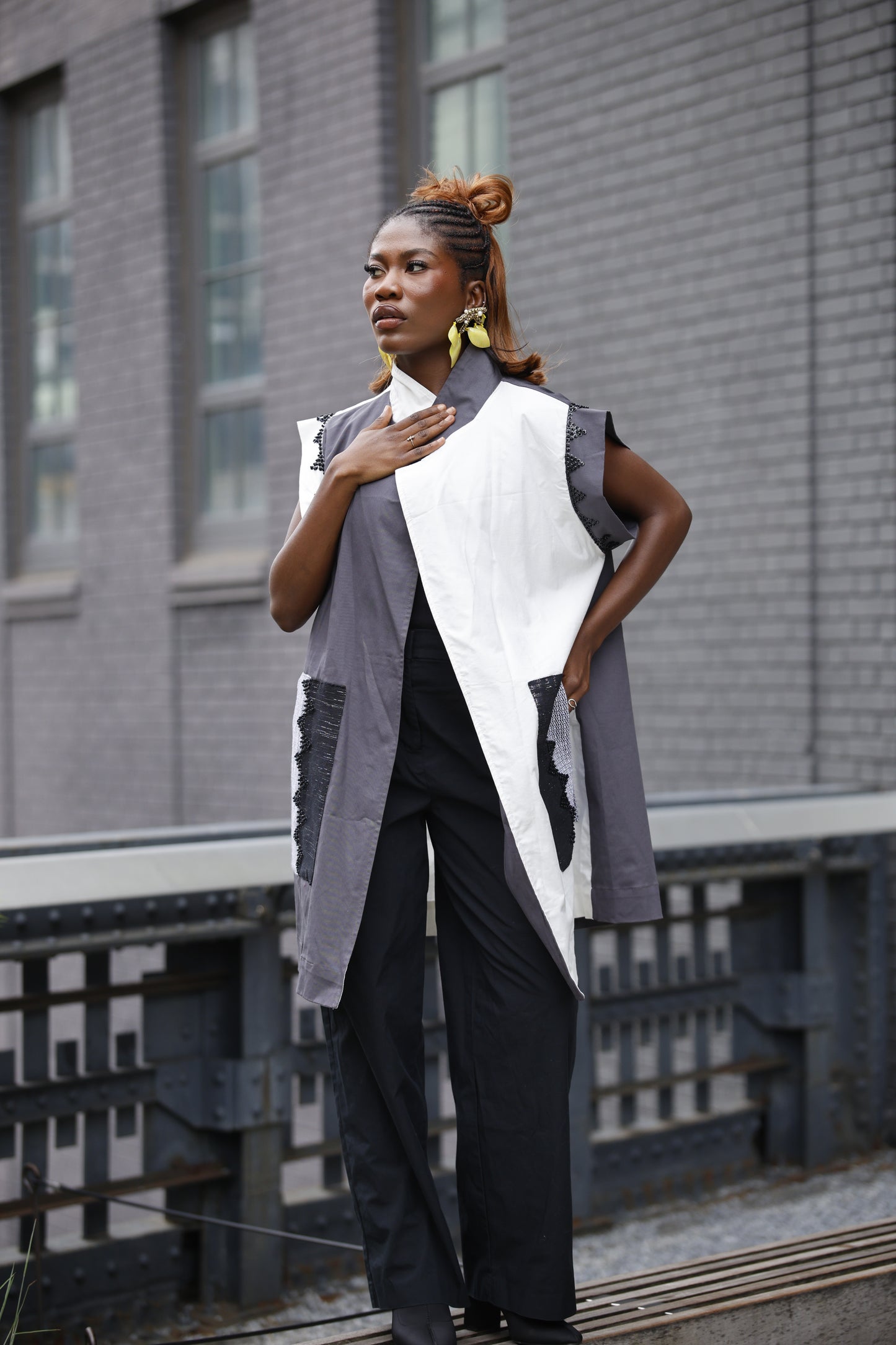 INUSARA Trench WHITE AND GREY