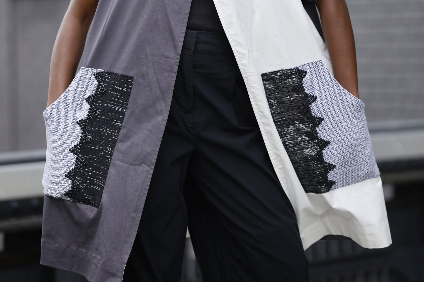 INUSARA Trench WHITE AND GREY