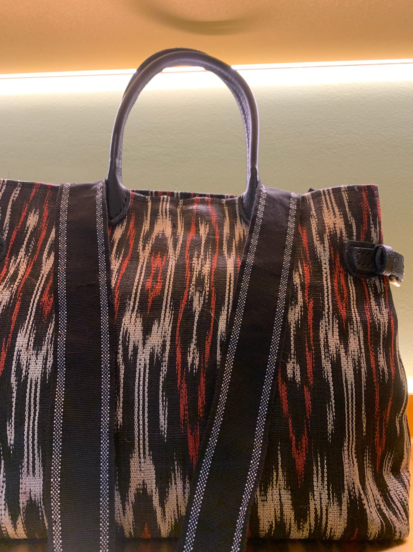 T’nalak Bag with Cow Leather Handle