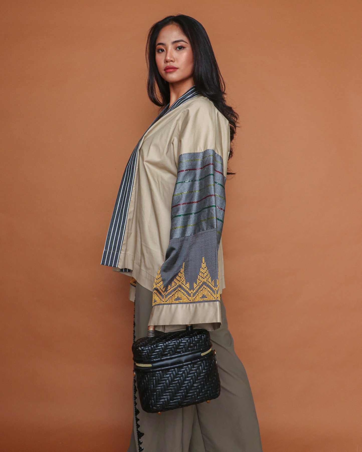 Gabing Mapayapa Poncho in Silvery Grey Inaul of Maguindanao