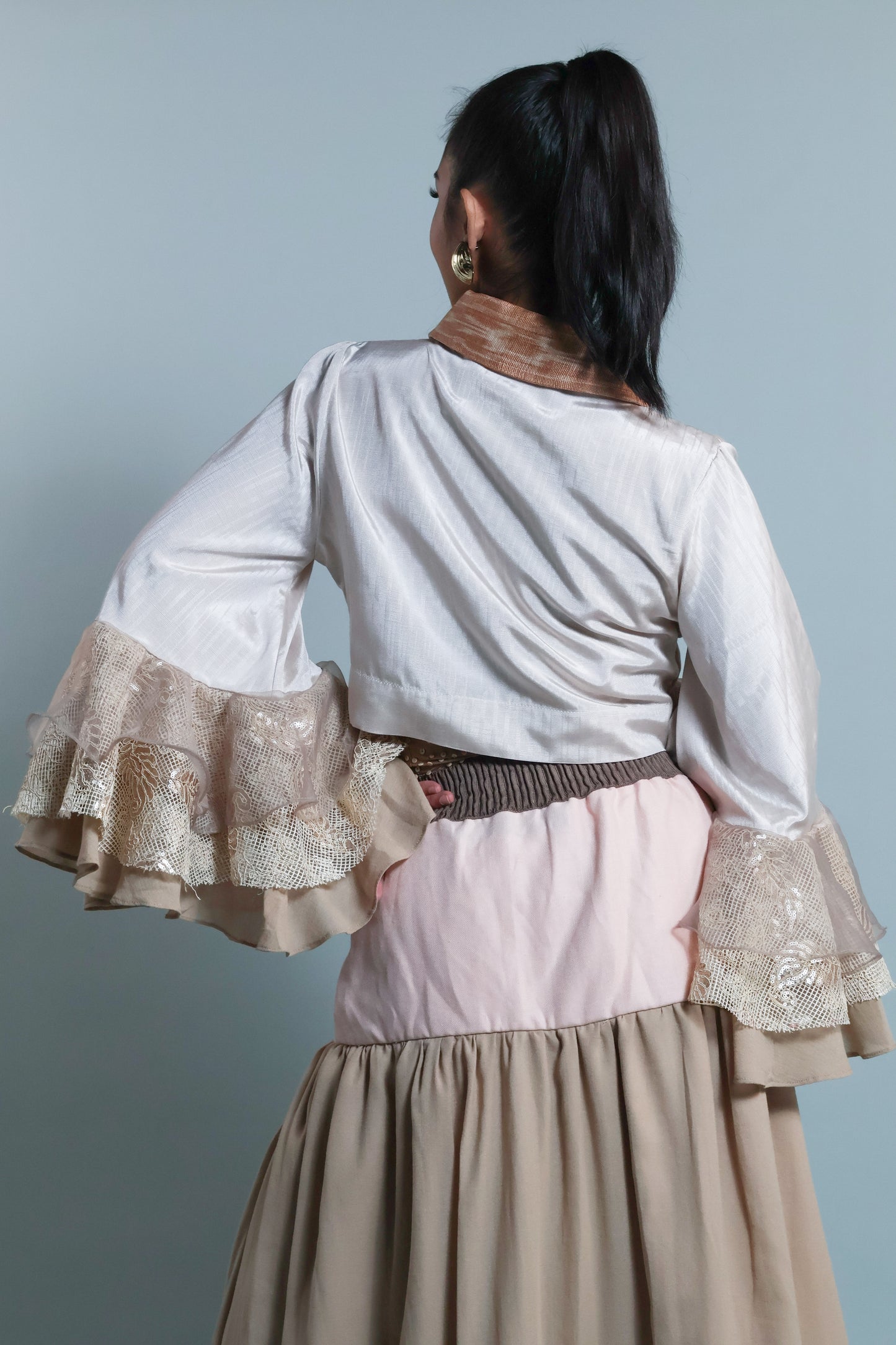 LEAD SINGER PONCHO IN CREAM TNALAK