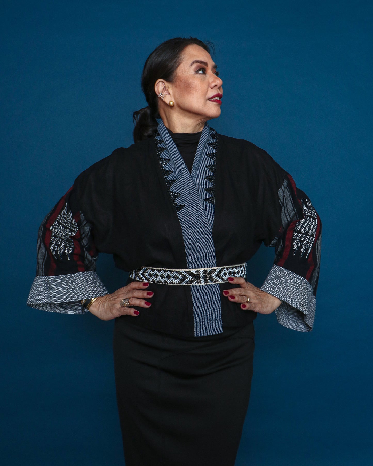 Gabing Mapayapa in Black Stripes Inaul
