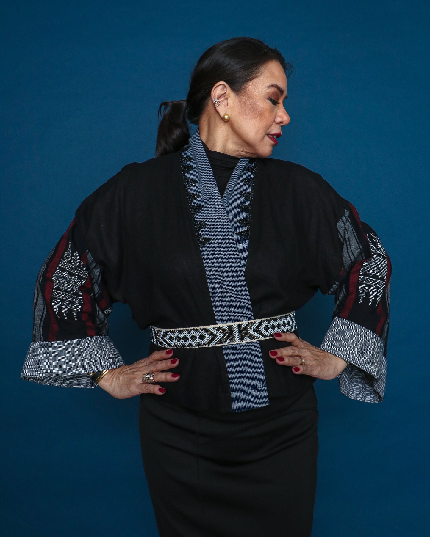 Gabing Mapayapa in Black Stripes Inaul