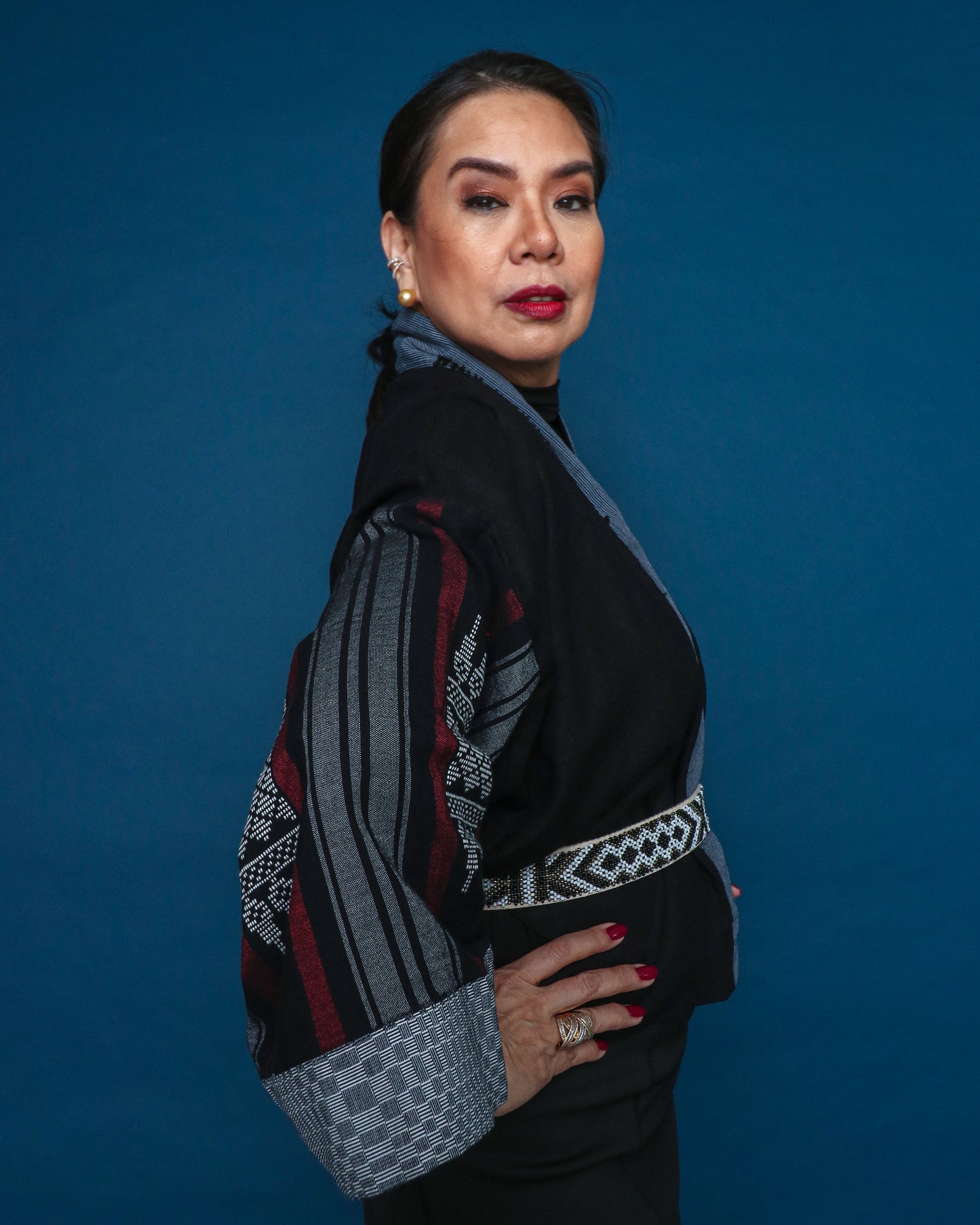 Gabing Mapayapa in Black Stripes Inaul