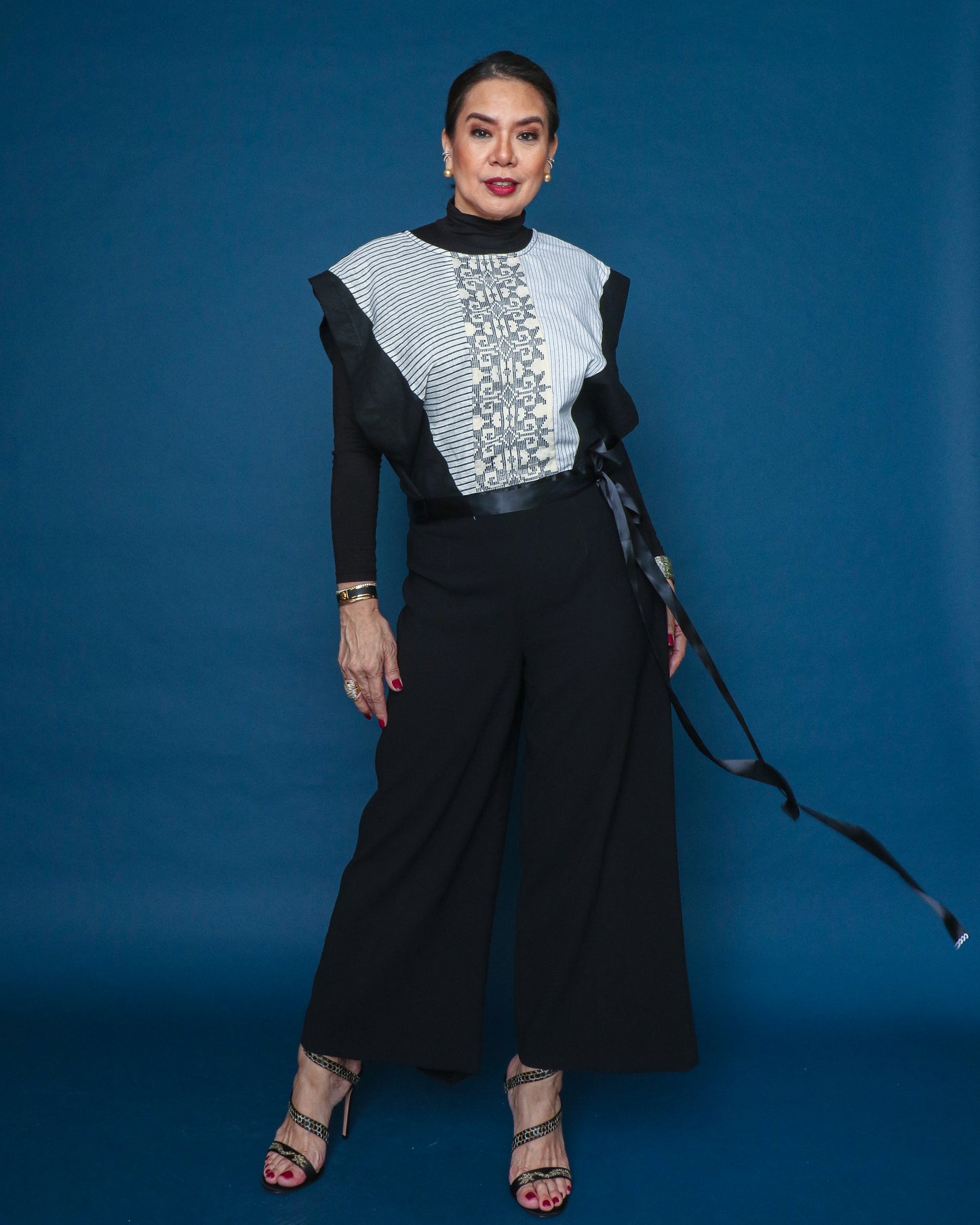Madaling Kausap Ninja Blouse in Black and White Inaul