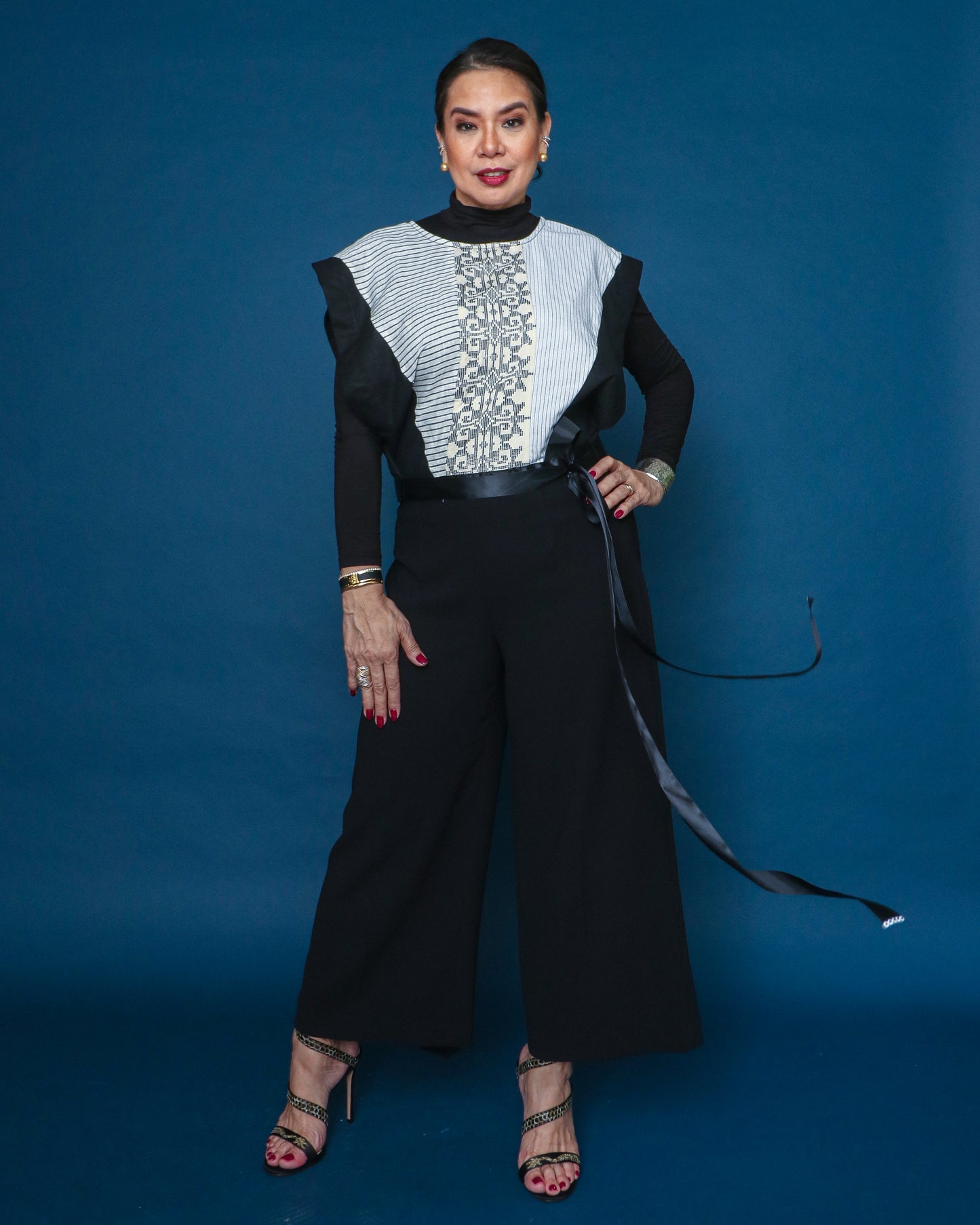 Madaling Kausap Ninja Blouse in Black and White Inaul