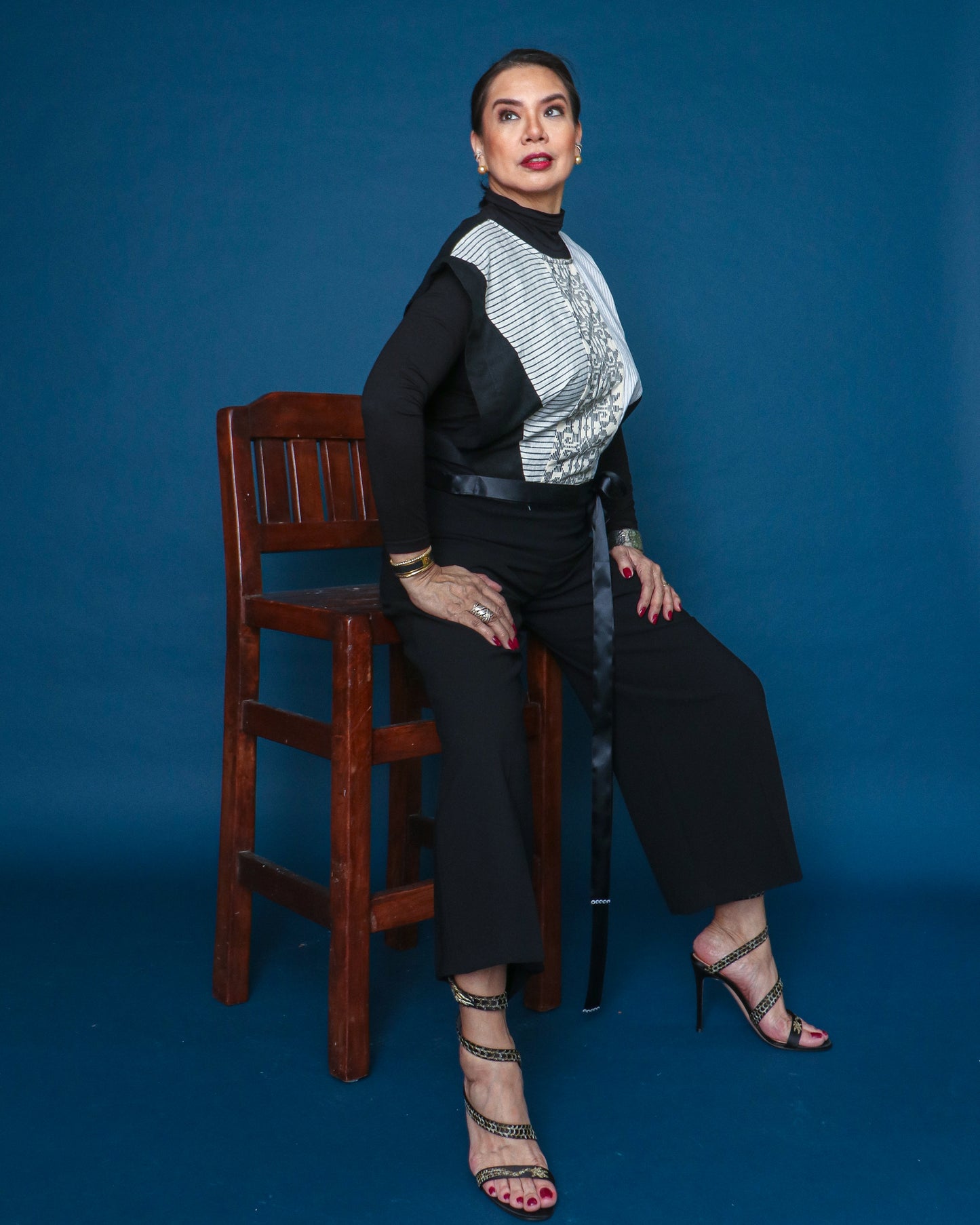 Madaling Kausap Ninja Blouse in Black and White Inaul