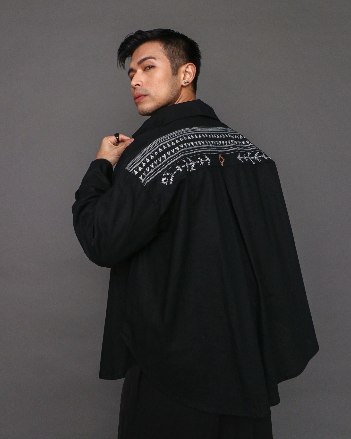 Magalang Men's Linen Long Sleeves Polo in Black