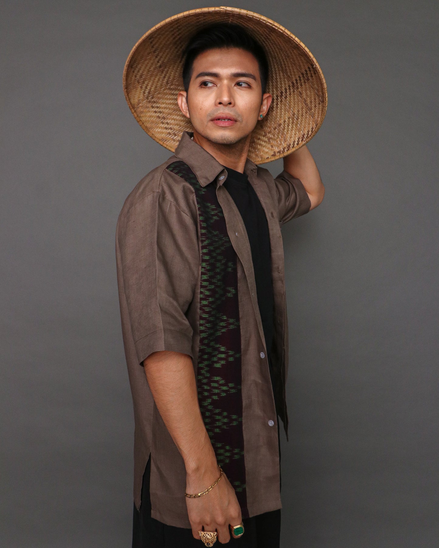 Magiting Men's Polo in Linen