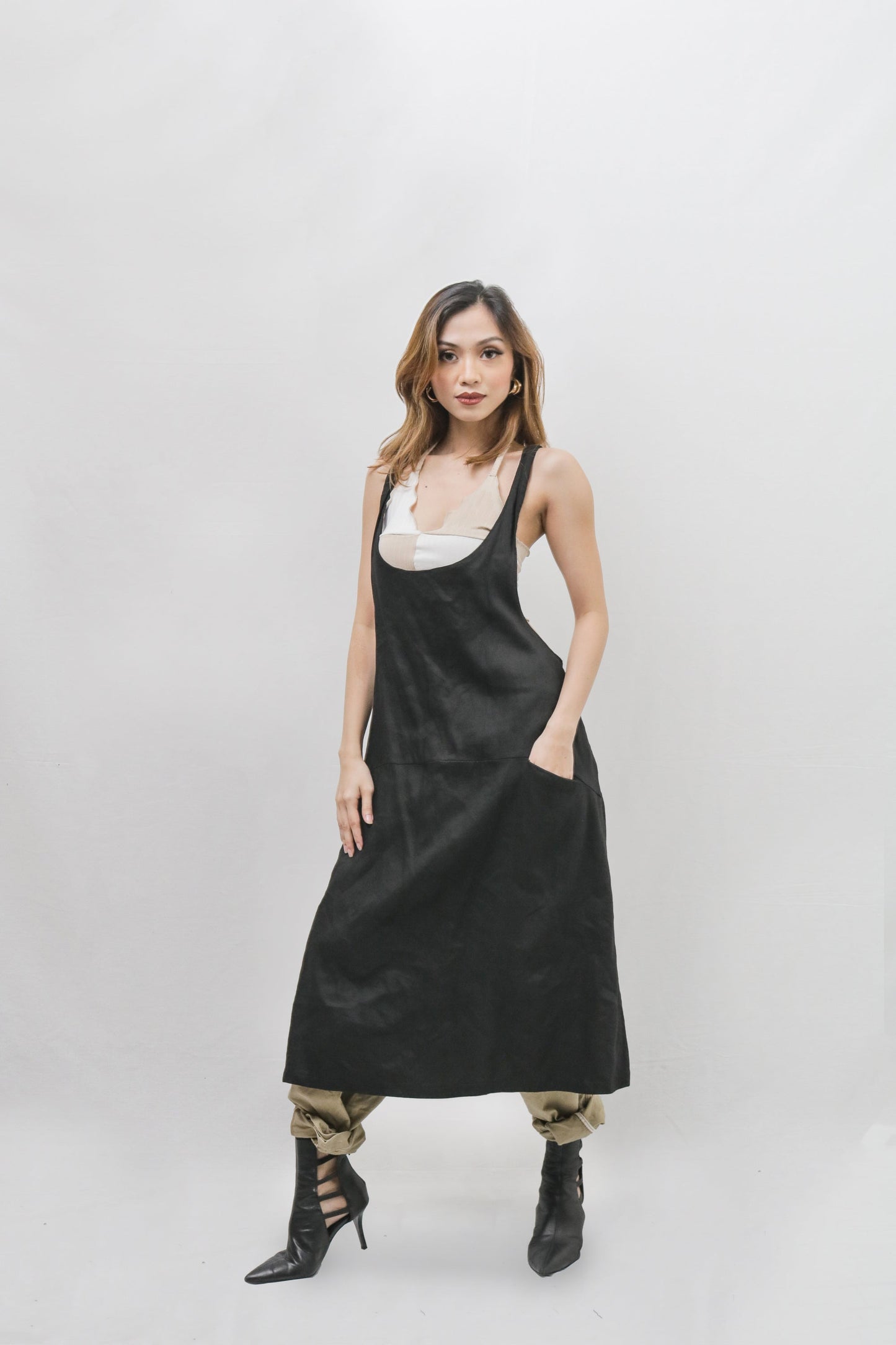 Linen X Apron in Black
