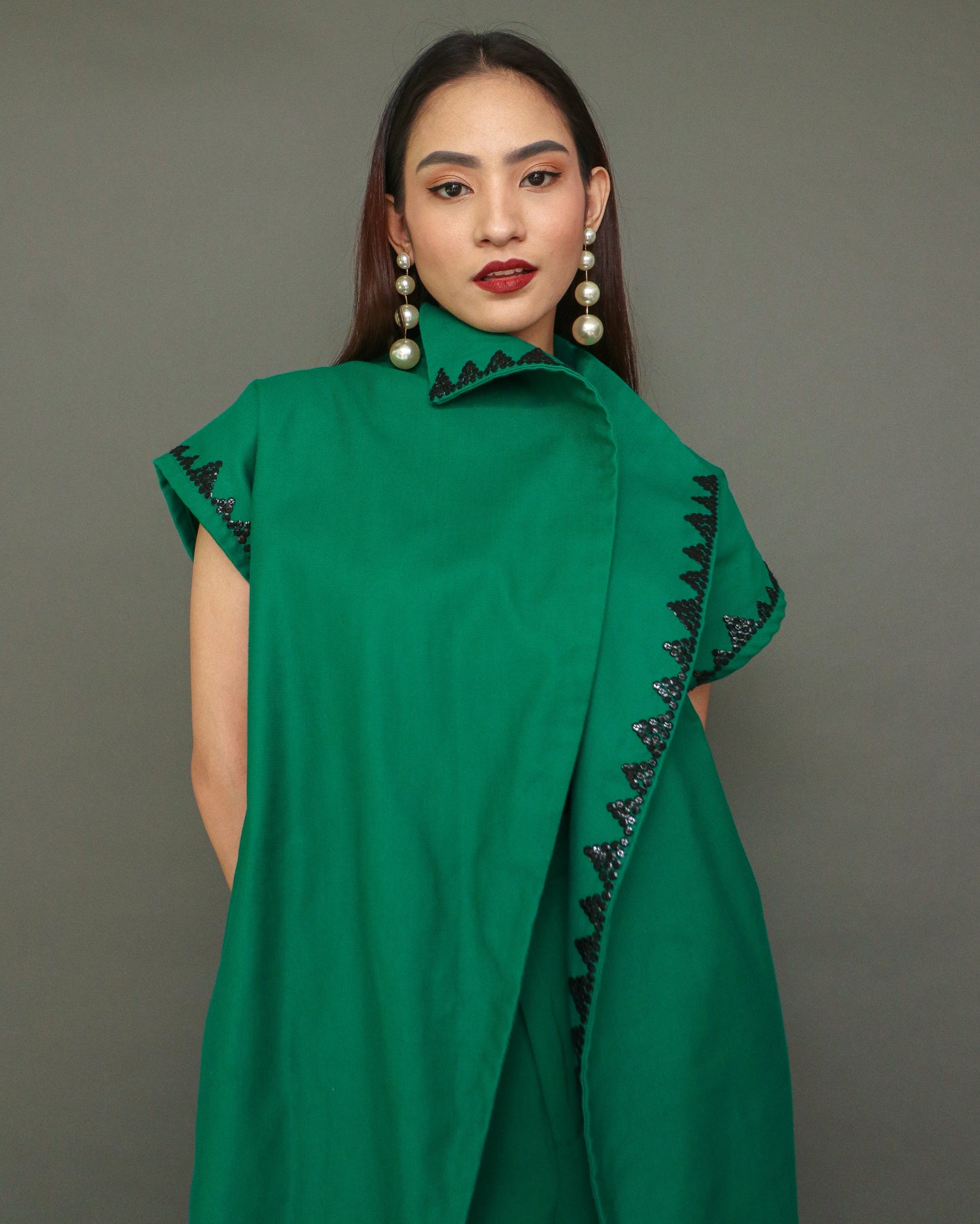 Dignidad Trench Kimono with Deep Pockets and Hand Beadwork in Emerald Green