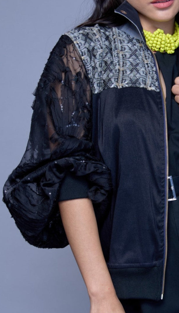 Liwanag sa Dilim Award Winning Suksuk Piña of Abra in Midnight Black