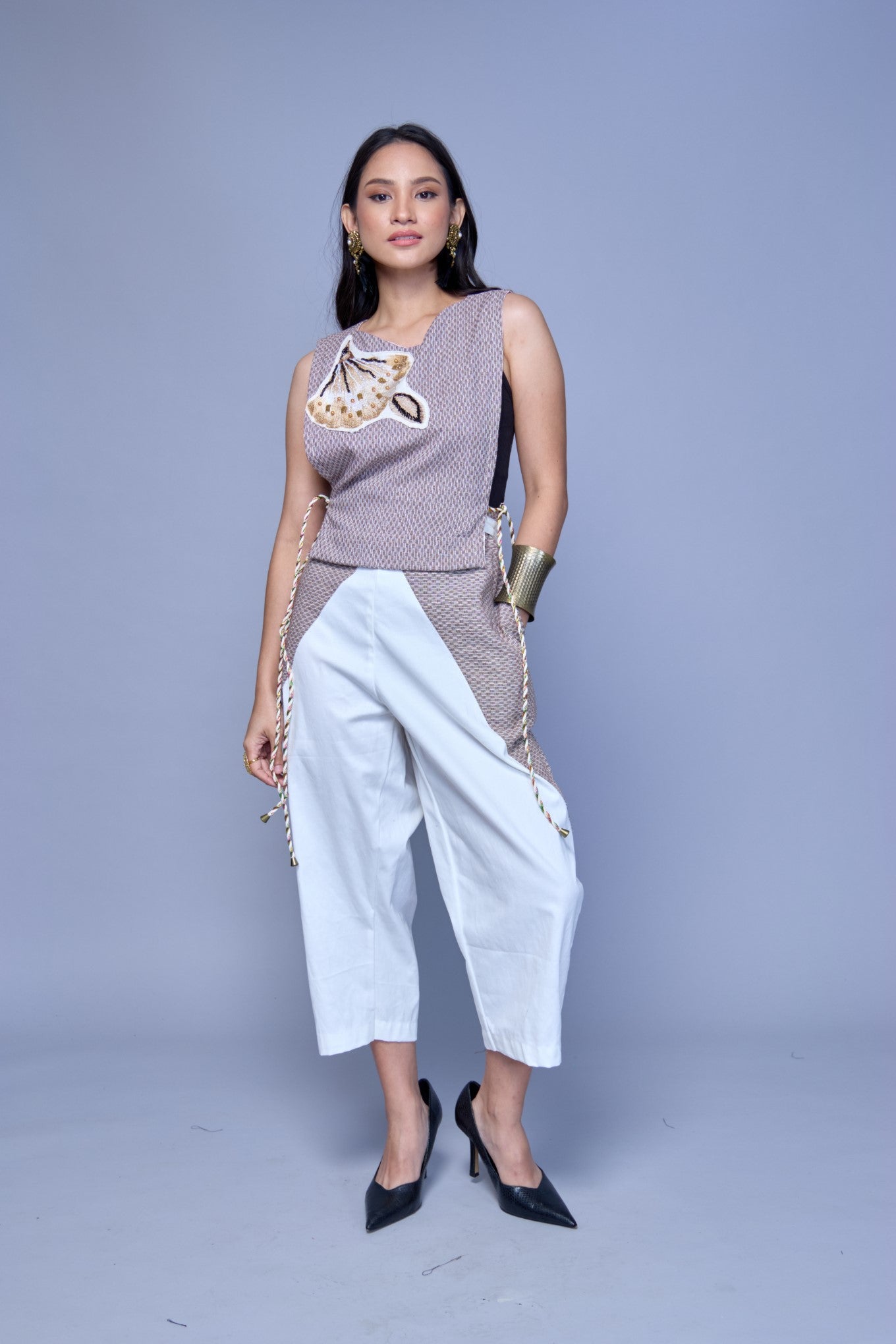 Kaanyag Bib in Binakol Brown