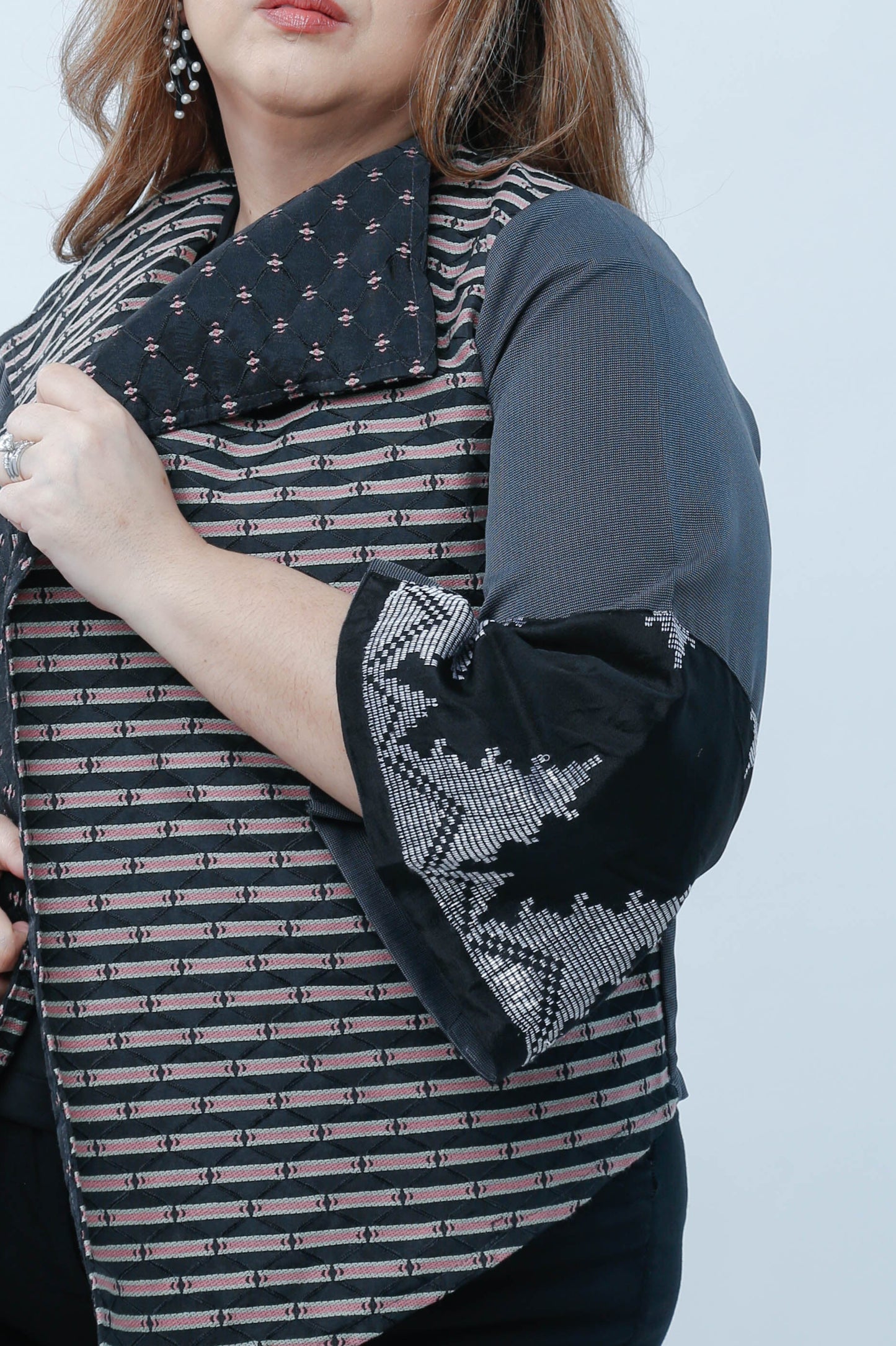 Kabogera with Silver Inaul Sleeves