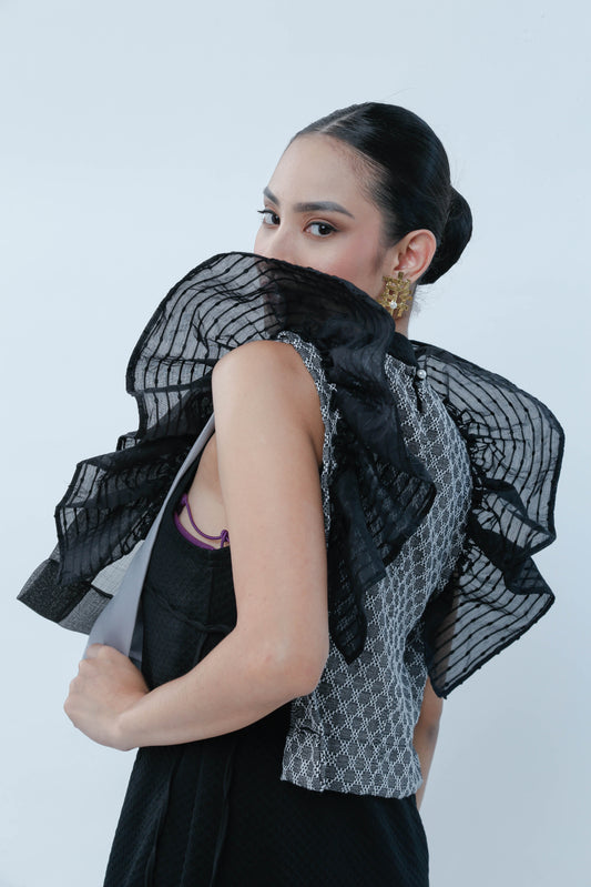 Black Bib in Bonggang Ruffles