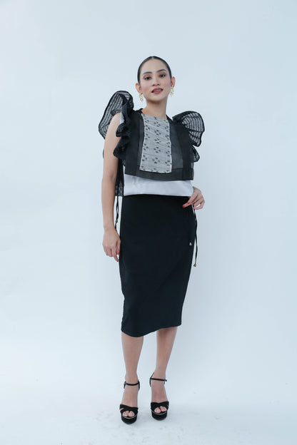 Black Bib in Bonggang Ruffles