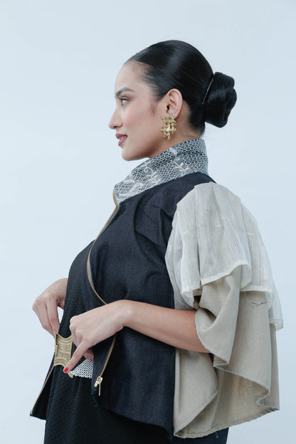 Gantimpala in Black with Piña Calado Collar