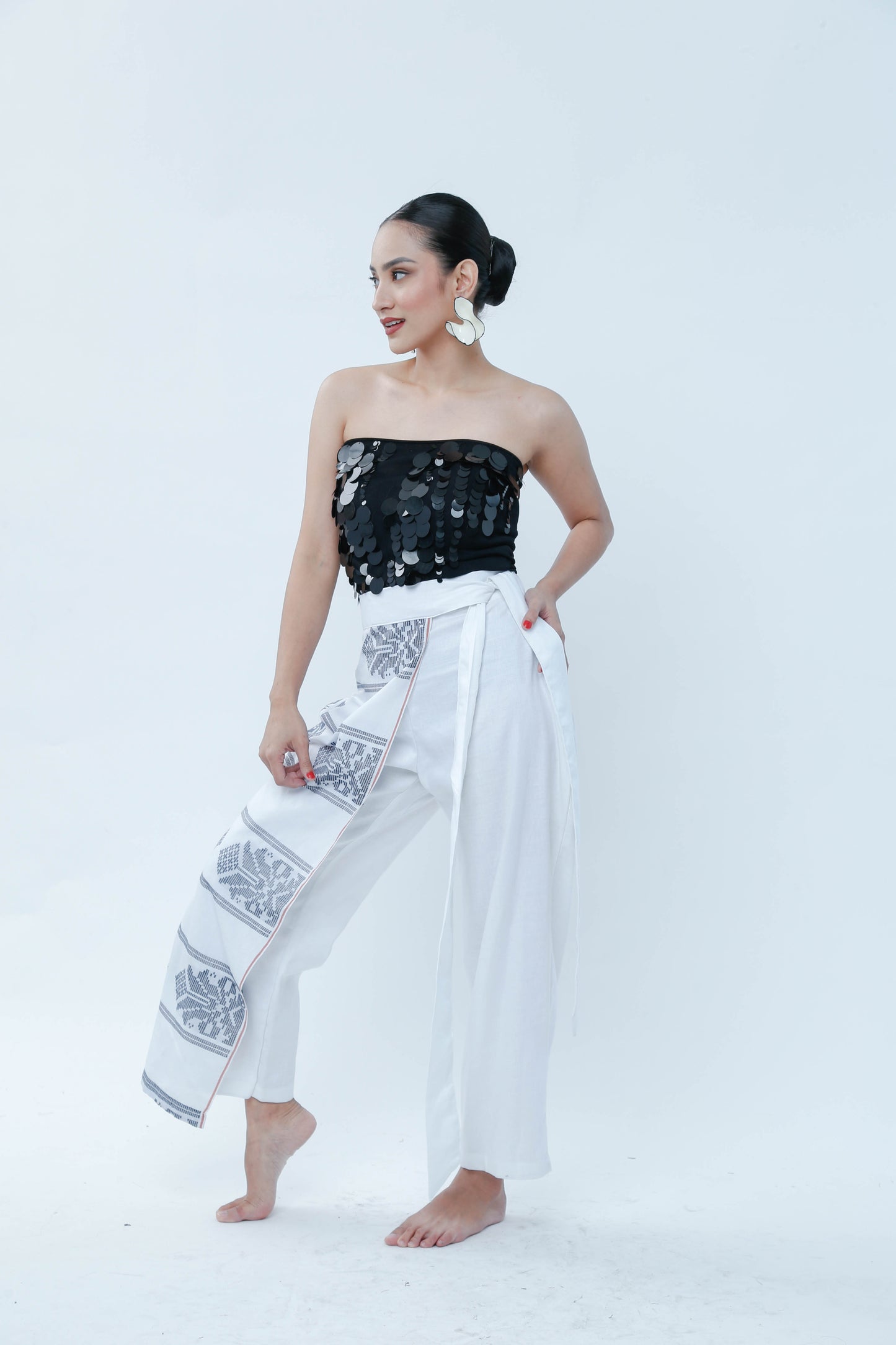 Kinabuhi Pants in White Linen with Cotton Inaul