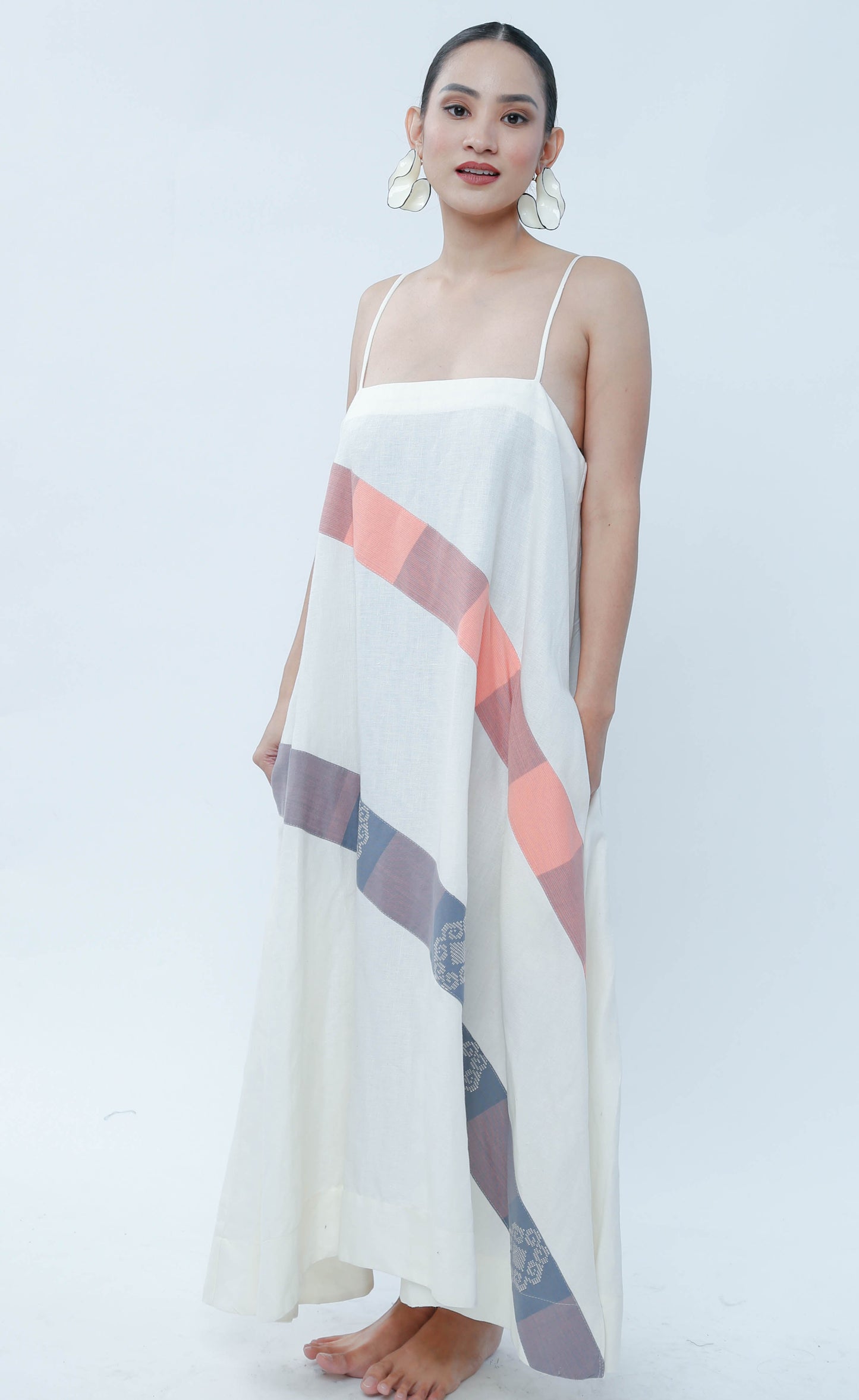 Gantimpala Dress in White