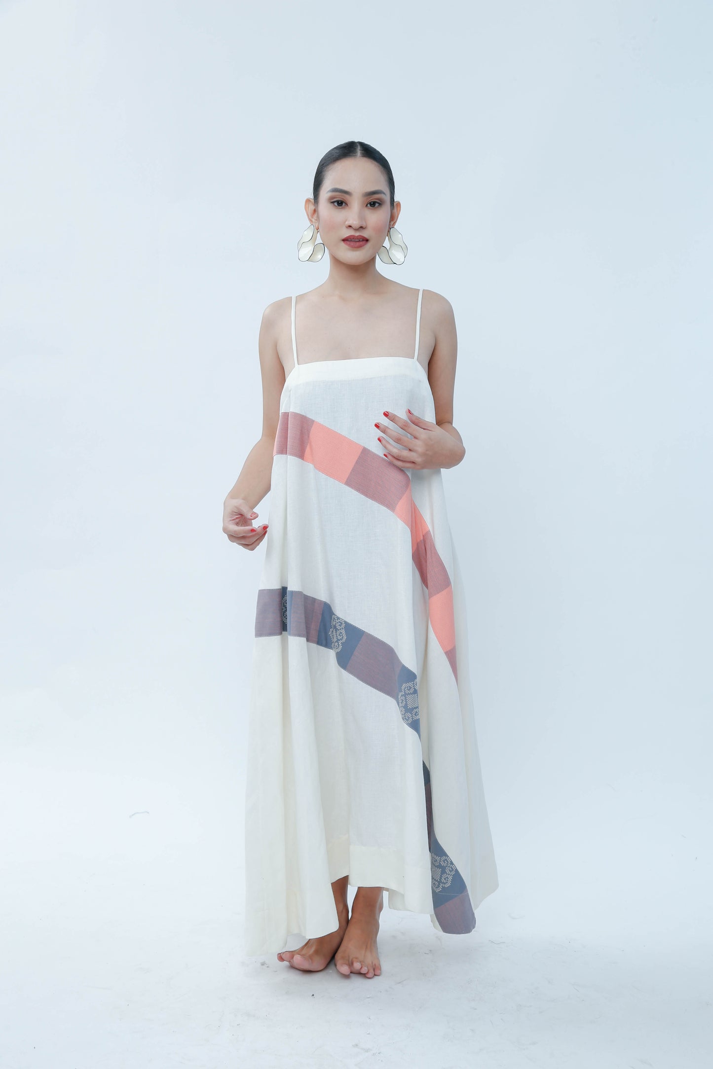 Gantimpala Dress in White