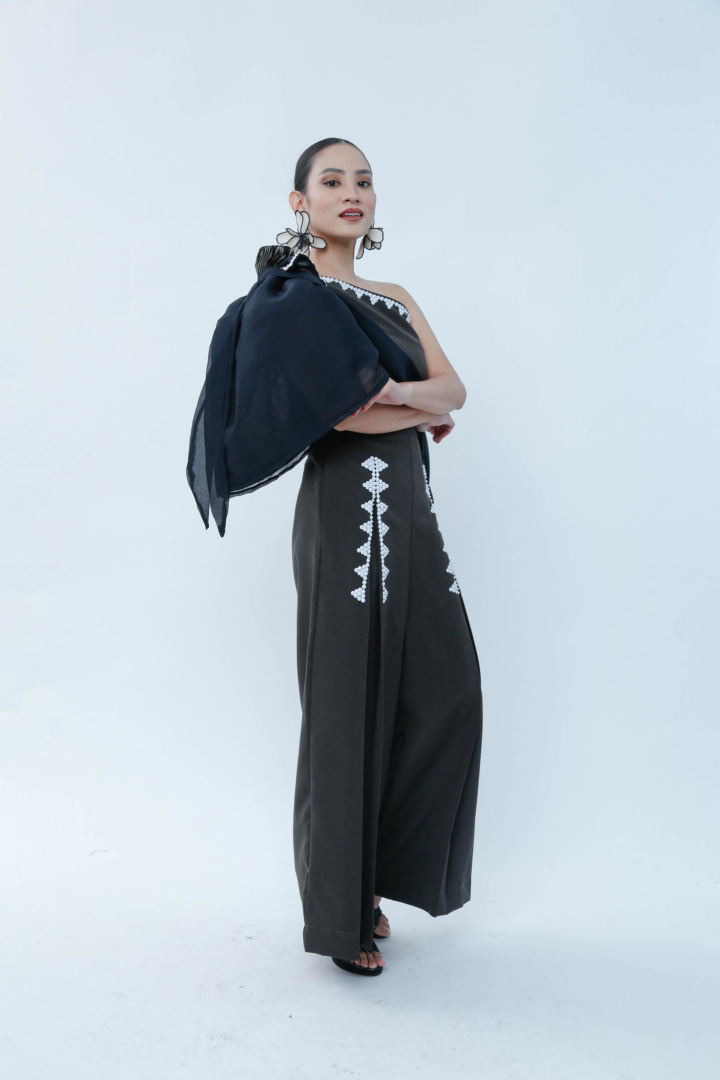 Modern Filipina in Black