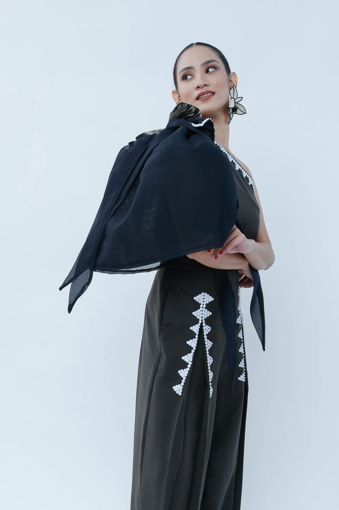 Modern Filipina in Black