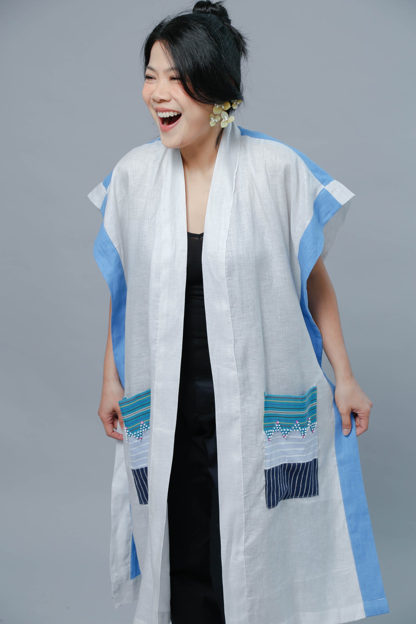 Glamorosa Poncho in Blue White Linen