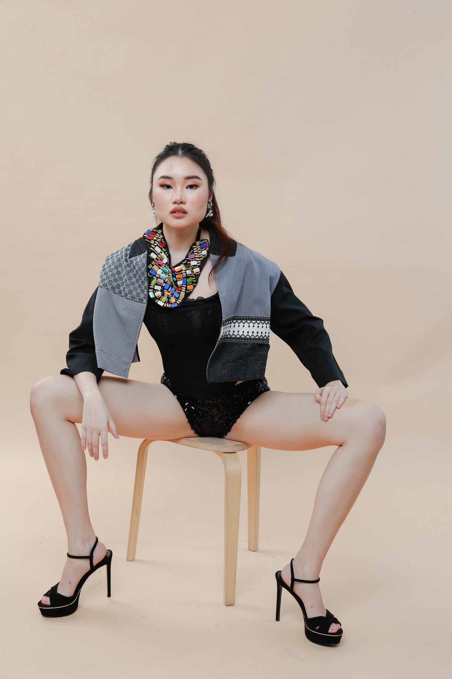 Pulmonya Jacket (Backless Jacket) In Black
