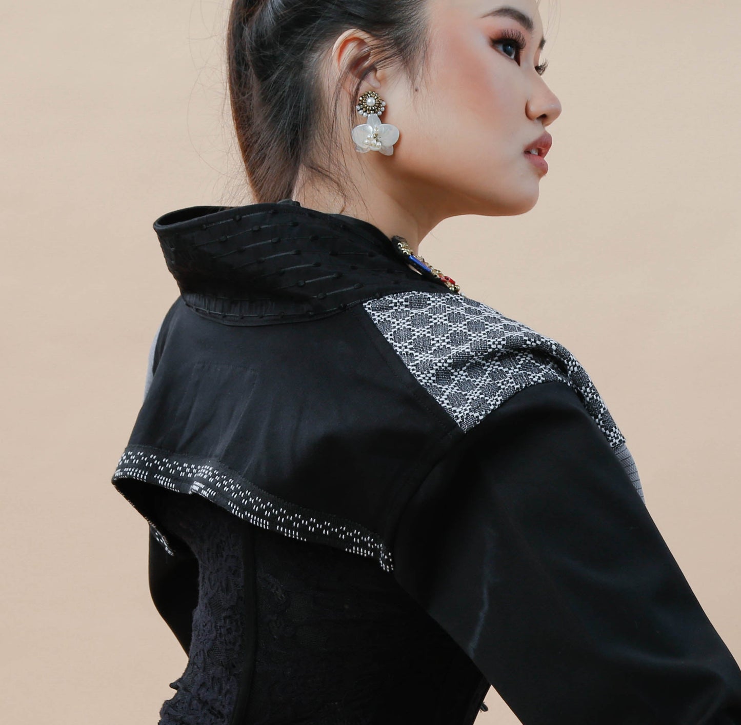 Pulmonya Jacket (Backless Jacket) In Black