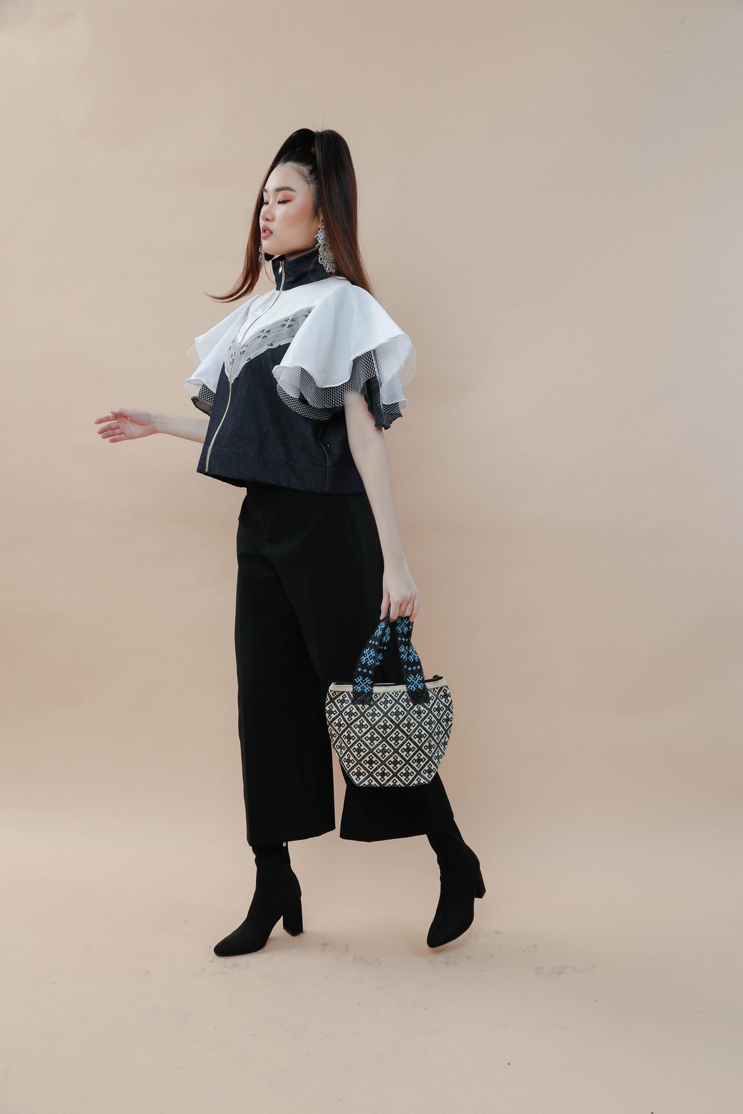 Detalye Bucket Bag with Intricate Bead and Basket Works by the Mangyan Tribe