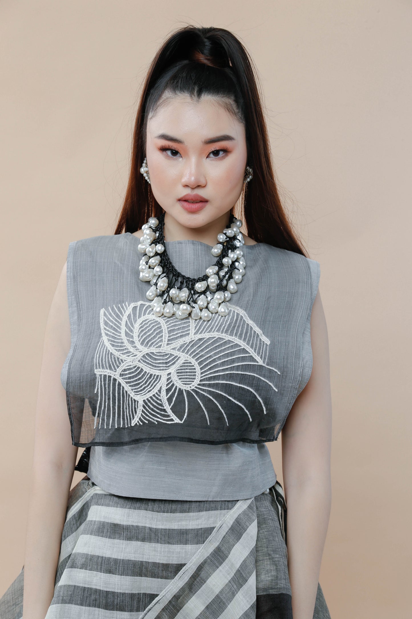 Panalo Black Piña Bib