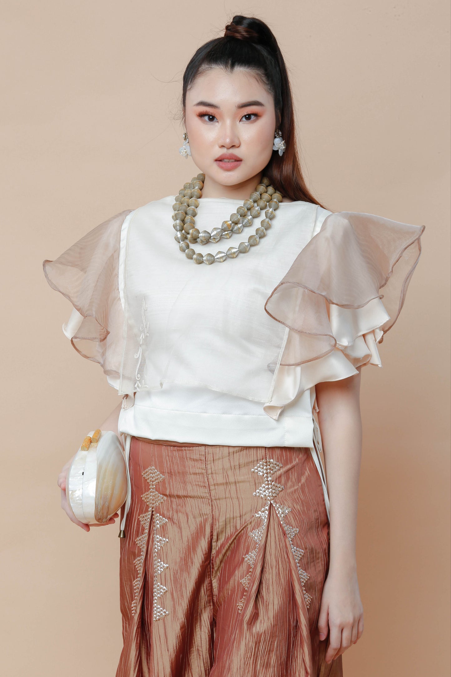 Piña Callado Bib with Malanding Sleeves