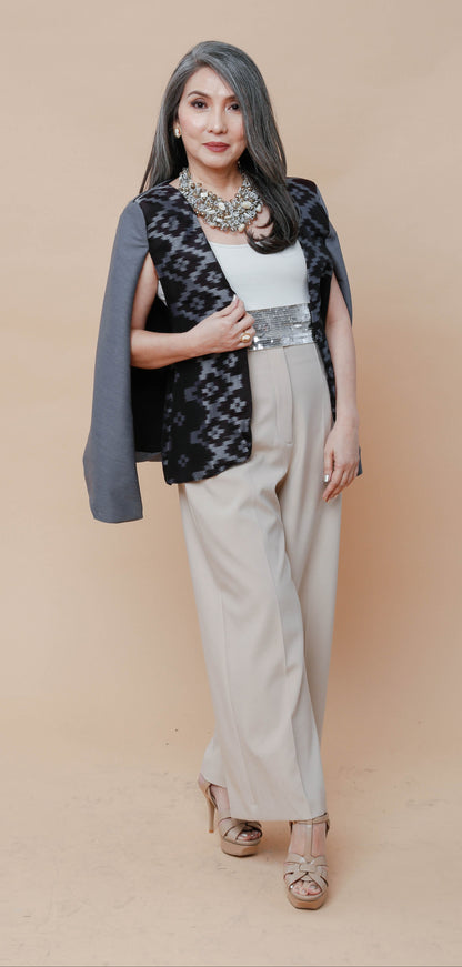 Cape Suit in Sik Inaul