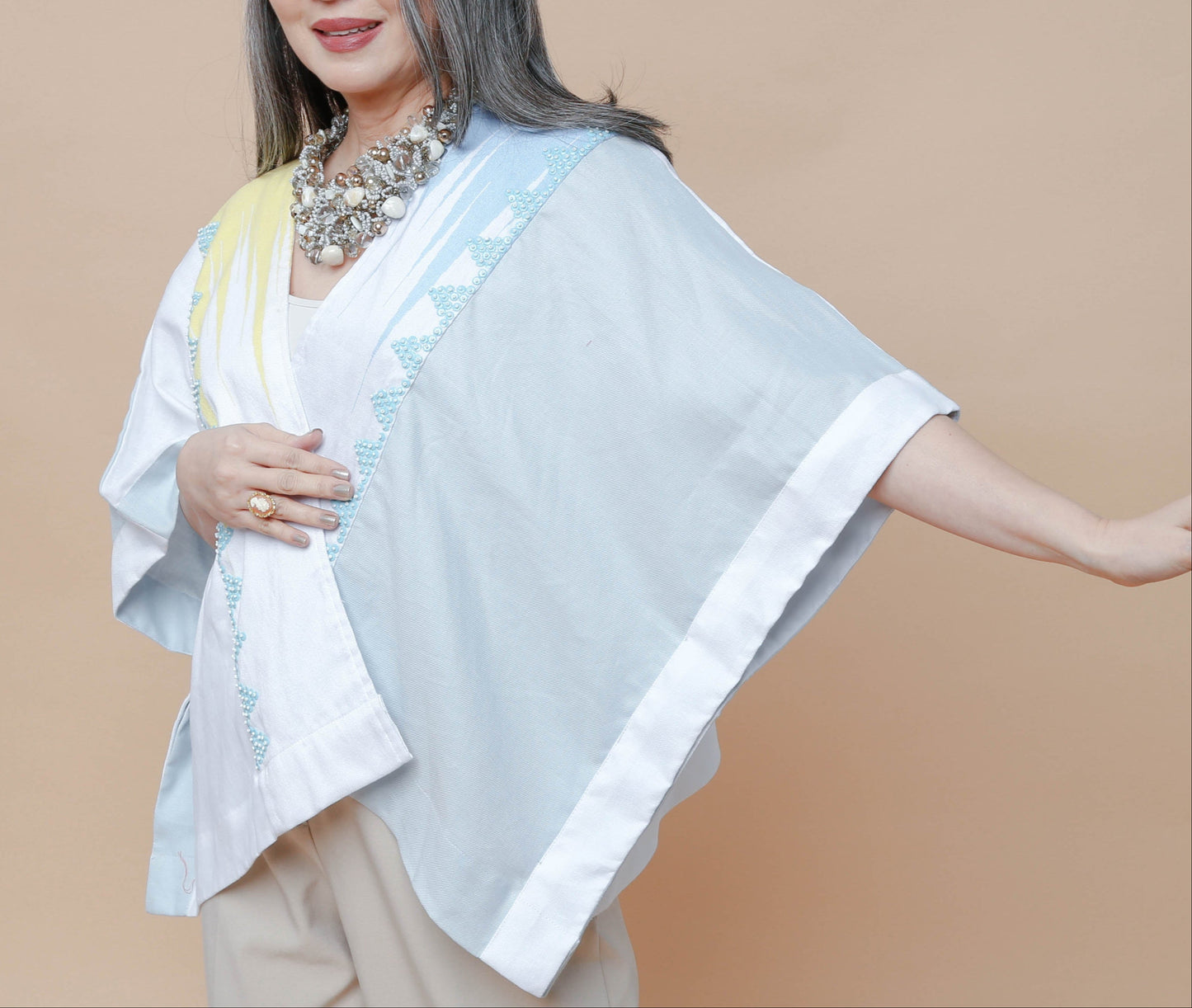 Heritage Poncho in Linen with Tatsulok Hablon
