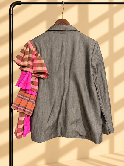 KALADKARIN BLACK BLAZER IN DENIM WITH RUFFLED SLEEVES AND KANTARINES