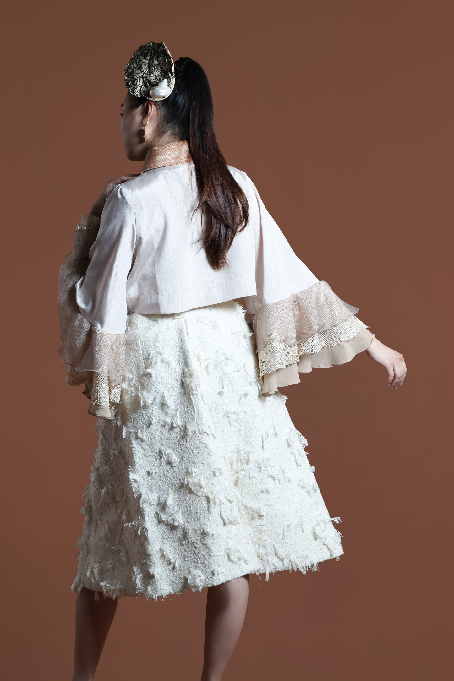LEAD SINGER PONCHO IN CREAM TNALAK