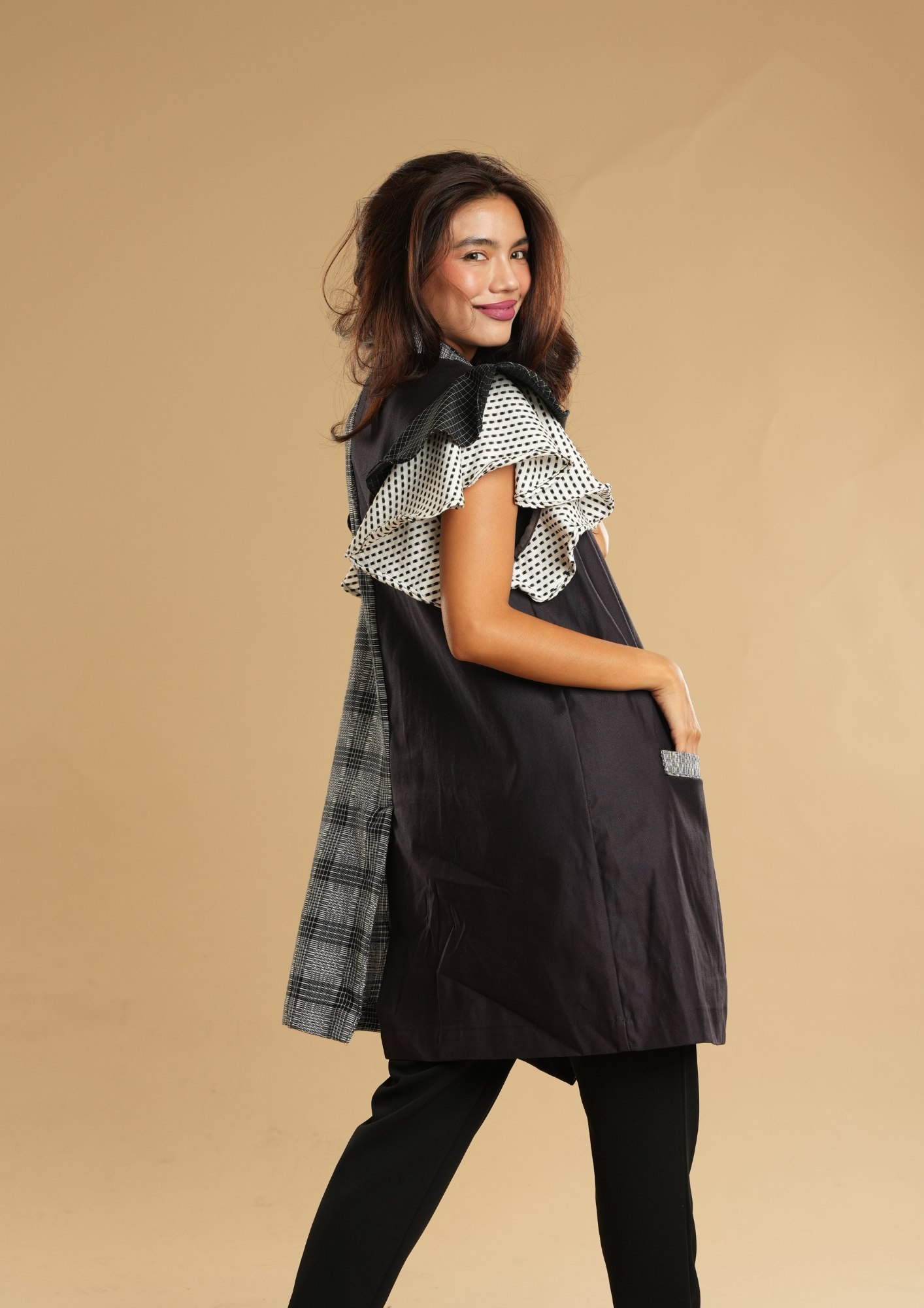 Panganay Long Poncho Inusara in Black Binakol of Abra