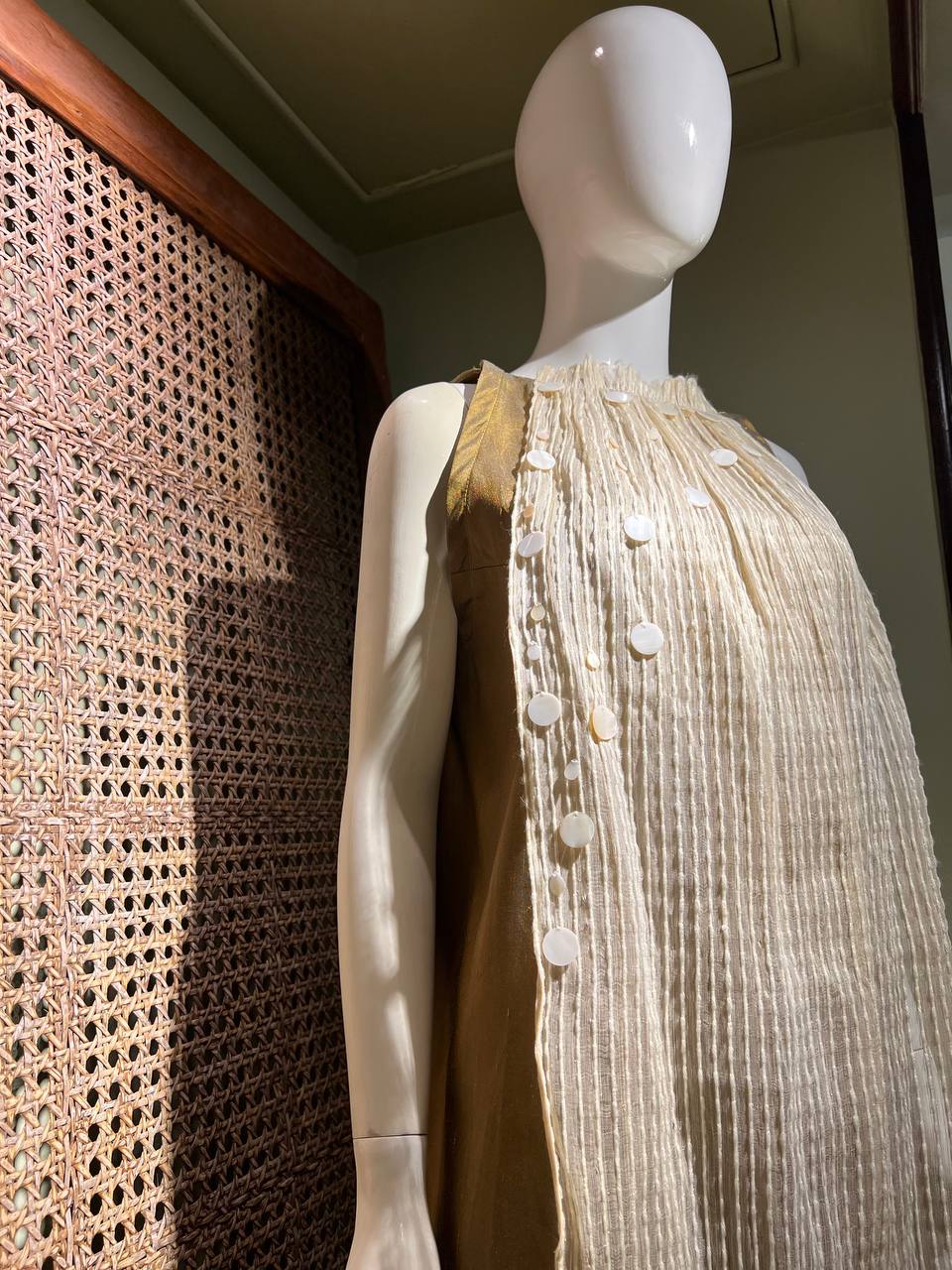 NYFW EXCLUSIVE! DALAGANG PILIPINA DRESS  WITH RARE PINA SUKSUK